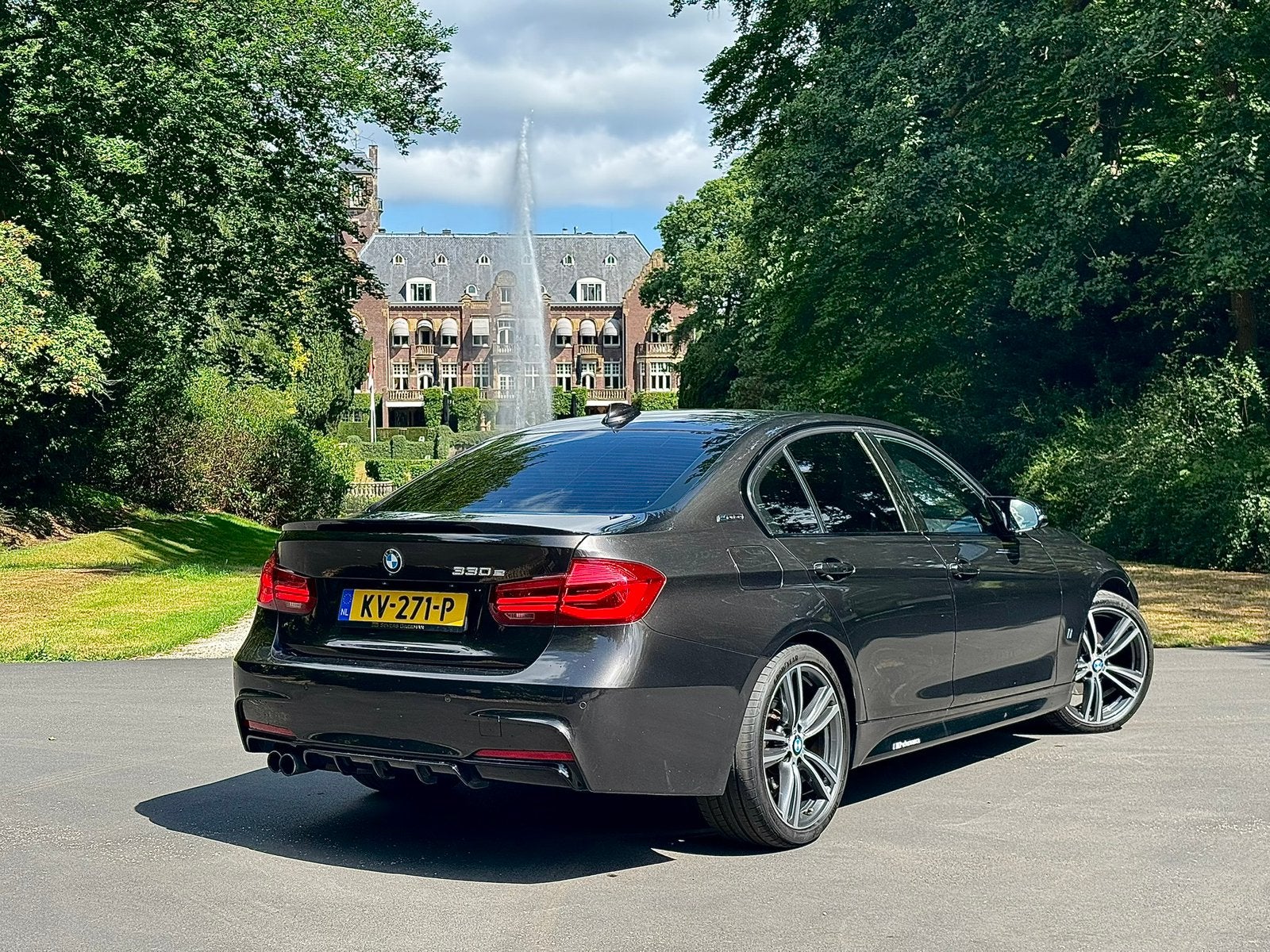 BMW 330e Sportpakket | 252pk | 2016 | Pano | Leder, 1998 cc, Achterwielaandrijving, Zwart, 48 km/l