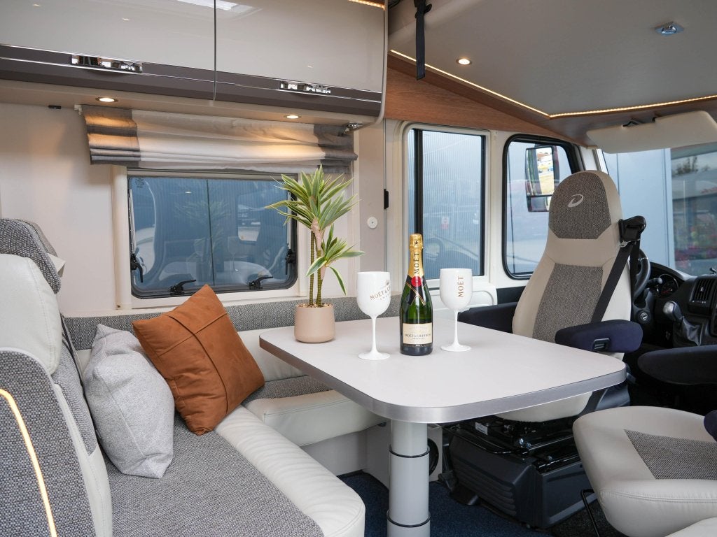 Dethleffs Trend I 7057 DBM Automaat + Queensbed, Fiat, Bedrijf, Diesel, Dethleffs