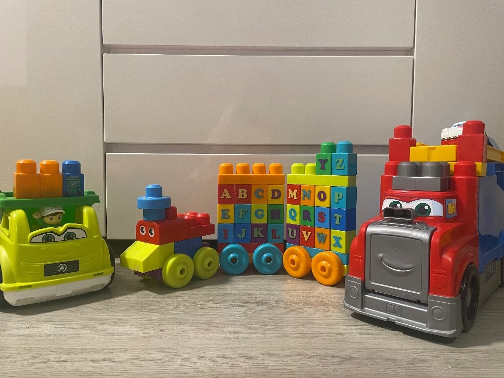 Mega Bloks set met trein, vuilniswagen en racetruck., Ophalen of Verzenden, Gebruikt, Megabloks