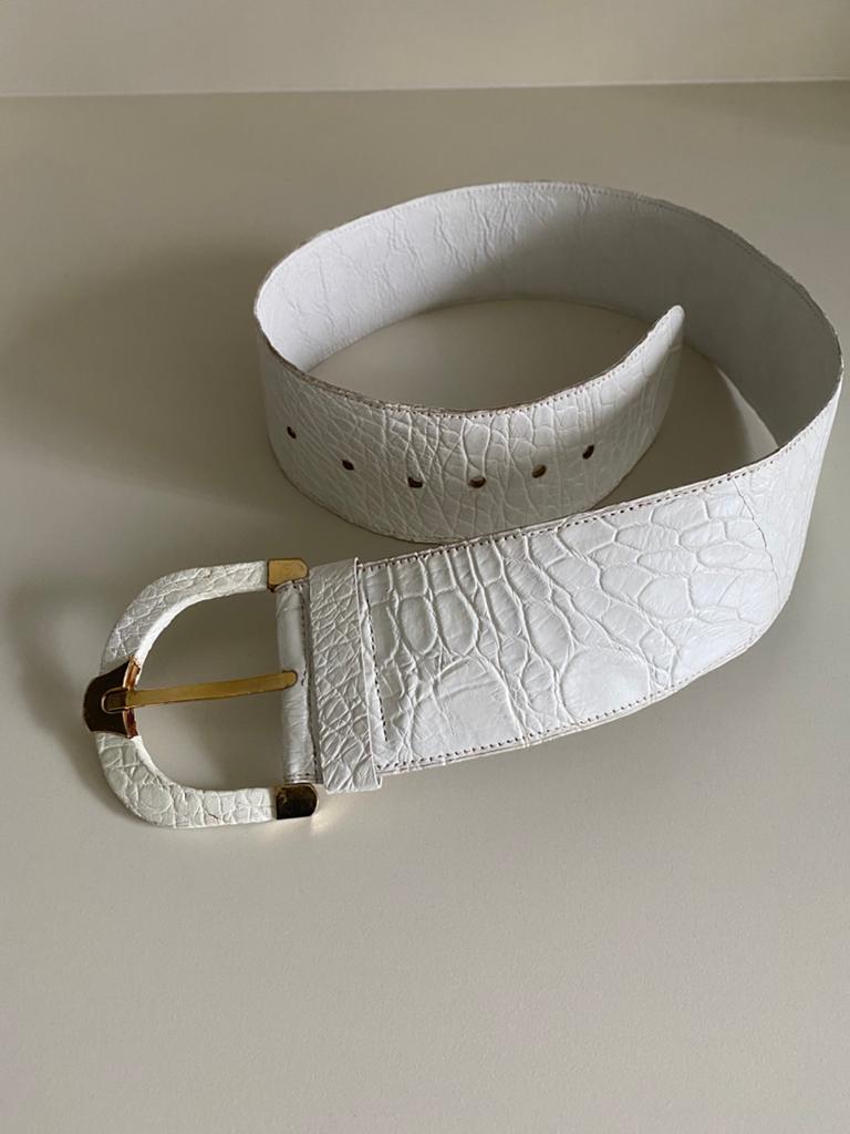 Witte leren riem met krokodillenprint - Z.g.a.n., Kleding | Dames, Riemen en Ceinturen, 80 tot 90 cm, 5 cm of meer, Tailleriem