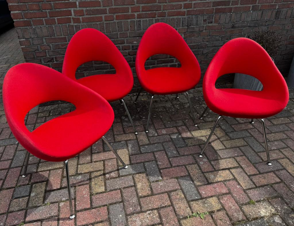 Artifort Shark stoelen, rood kvadrat, Ophalen, Zo goed als nieuw, Vier, Metaal