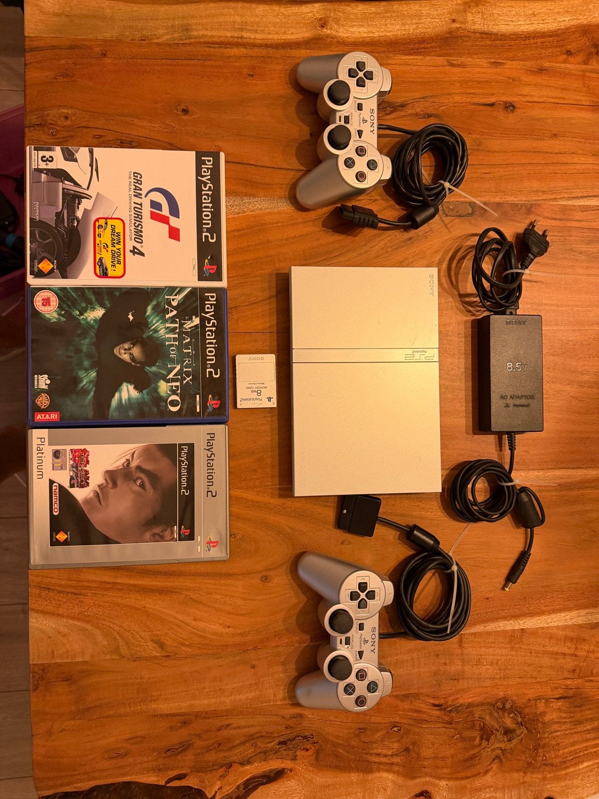Sony PlayStation 2 Slim met 2 controllers en 3 games, Spelcomputers en Games, Spelcomputers | Sony PlayStation 2, Met 2 controllers