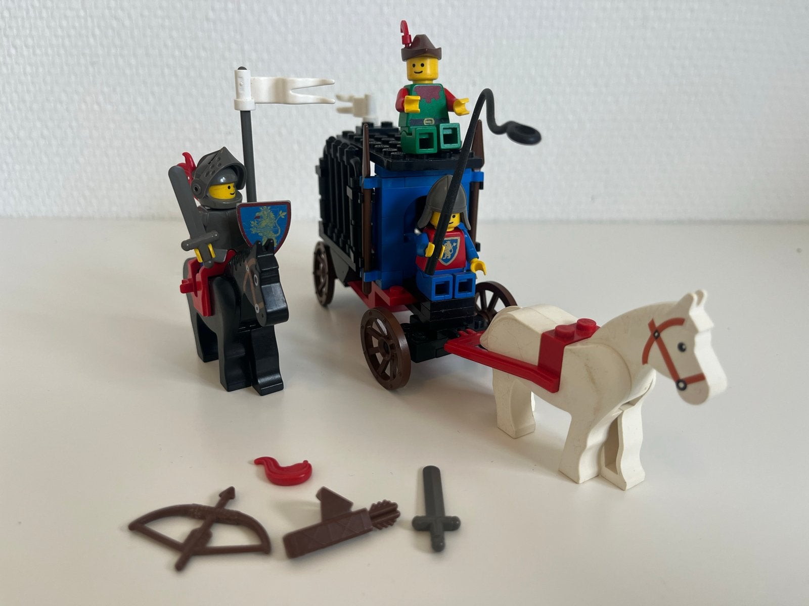 Lego Castle 6042  Dungeon Hunters Vintage set, Gebruikt, Lego, Ophalen of Verzenden, Inclusief minifiguren
