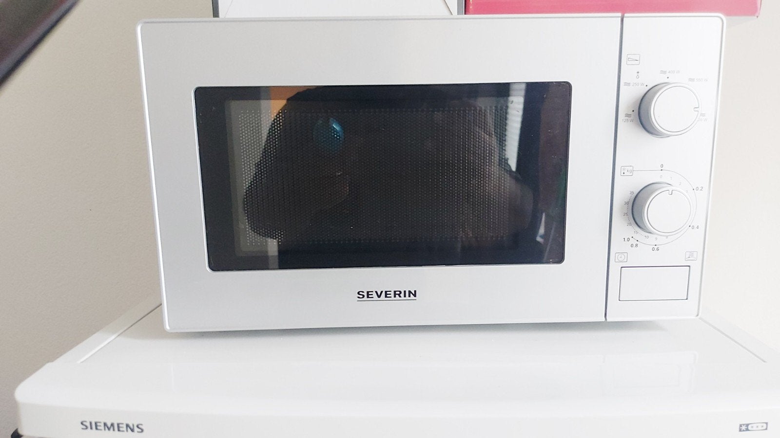 Severin Magnetron - Compact en Gebruiksvriendelijk, Ophalen, Gebruikt, Magnetron, Draaiplateau
