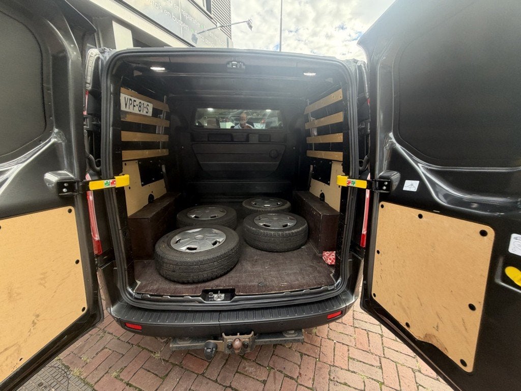 winterbanden Ford transit 5x160 naaf 65.1 et 60, 18 inch, Banden en Velgen, Personenwagen, Gebruikt