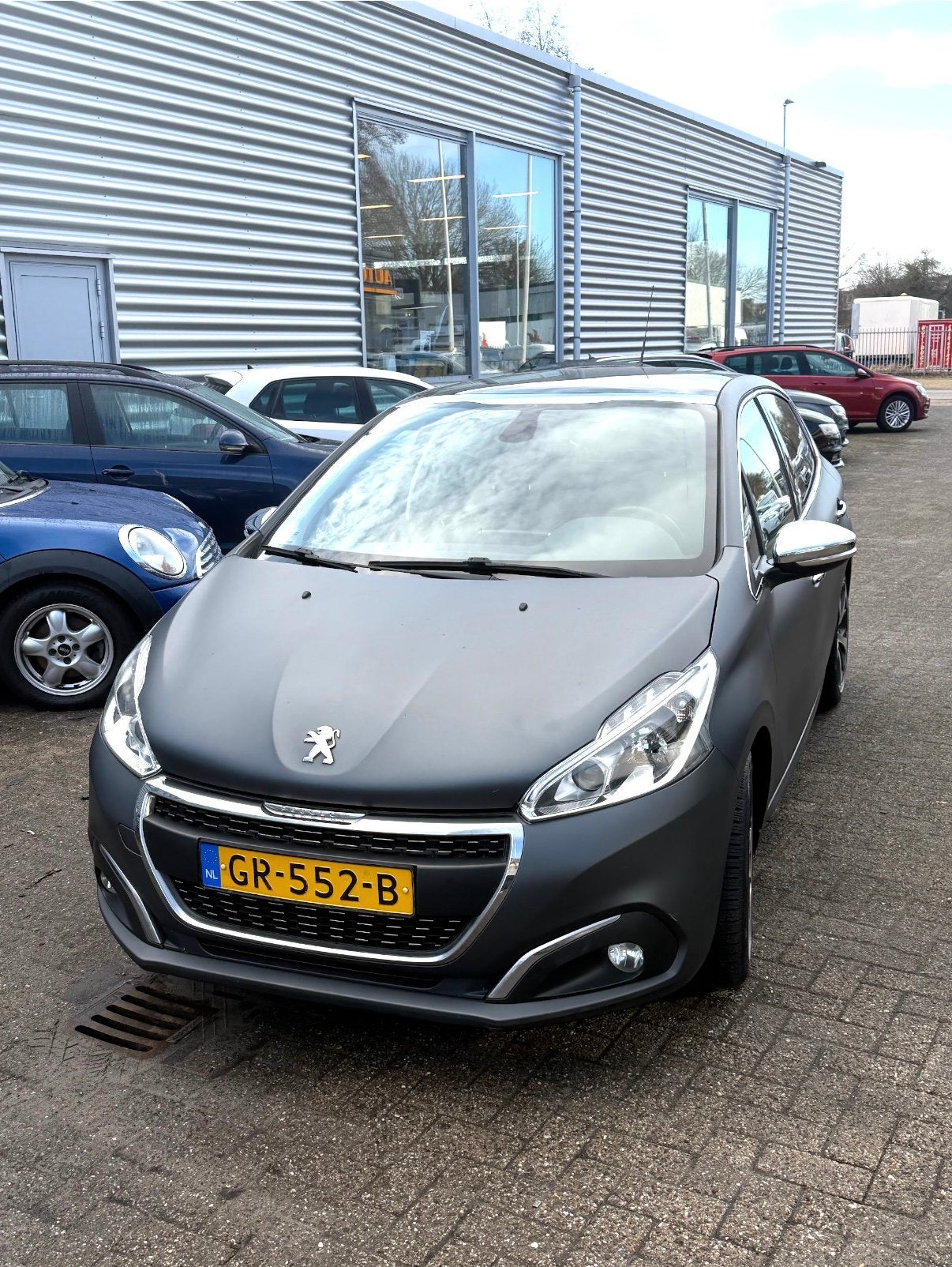Peugeot 208 1.2 VTI 81KW/110PK 5-D 2015 Grijs, Voorwielaandrijving, 40 €/maand, Origineel Nederlands, Handgeschakeld