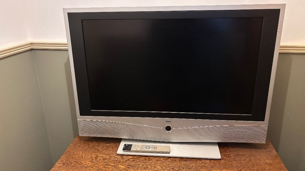 Loewe Xelos A37 TV plus afstandsbediening., Overige merken, Gebruikt, Ophalen of Verzenden, 100 Hz