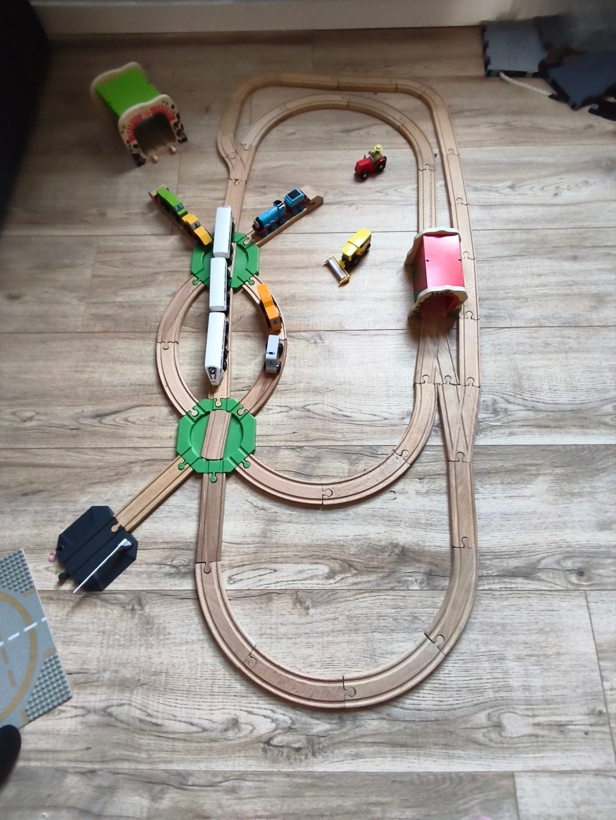 Grote houten treinbaan set met treinen en accessoires, Ophalen of Verzenden, Gebruikt