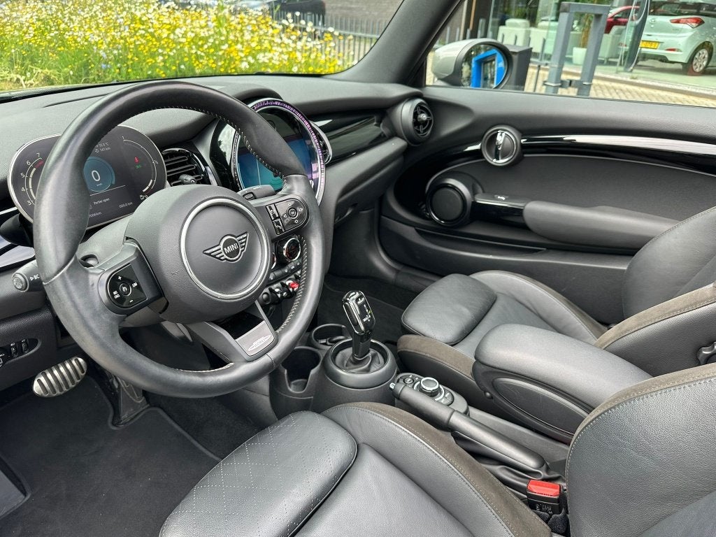 MINI Cabrio 1.5 Aut. John Cooper Works I JCW I Leder I Clima, Auto's, Mini, 136 pk, Gebruikt, Zwart, 4 stoelen
