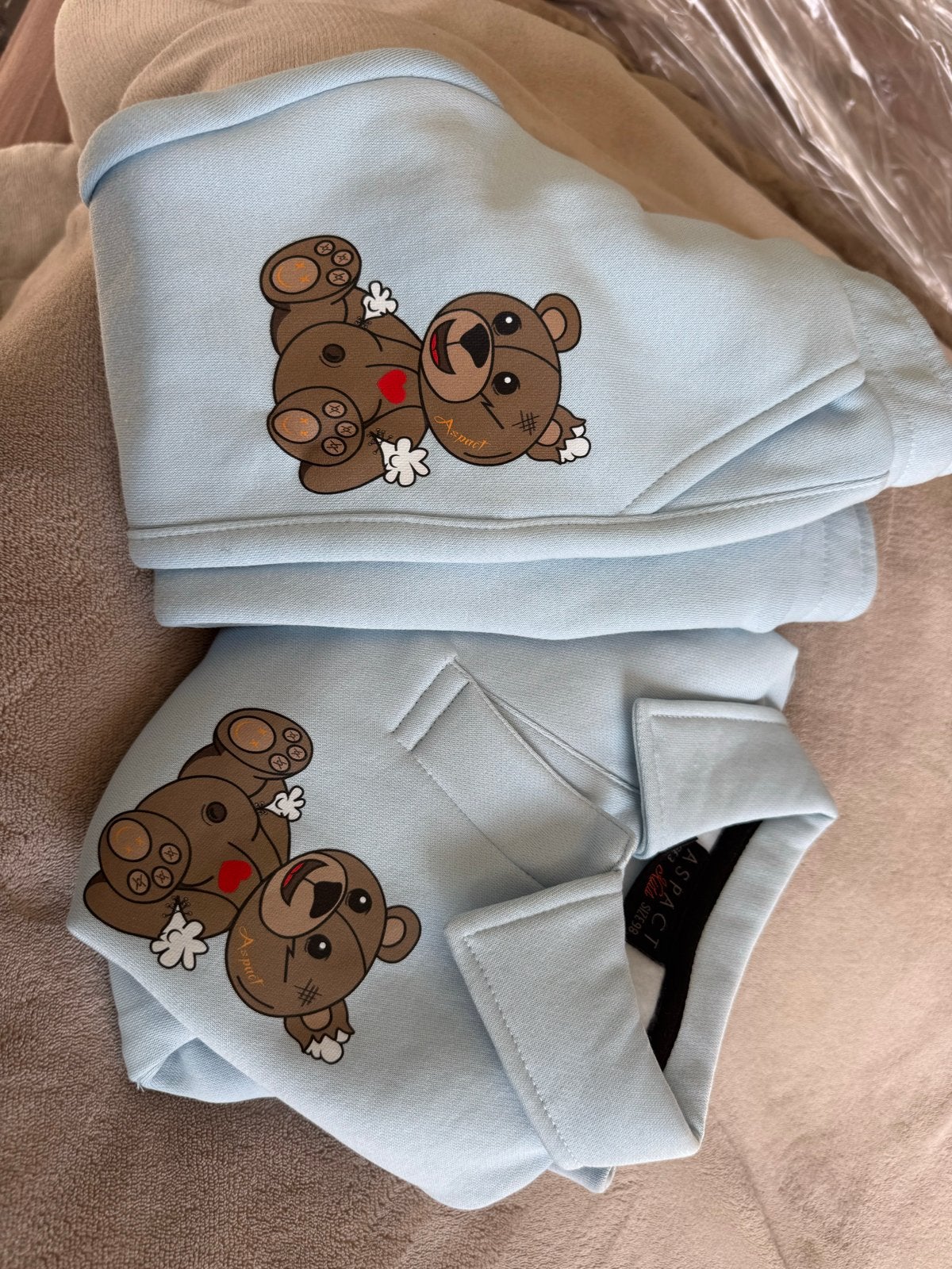 ASPACT Kids Lichtblauw Trainingspak met Teddybeer Print, Ophalen, Nieuw, Jongen of Meisje, Setje