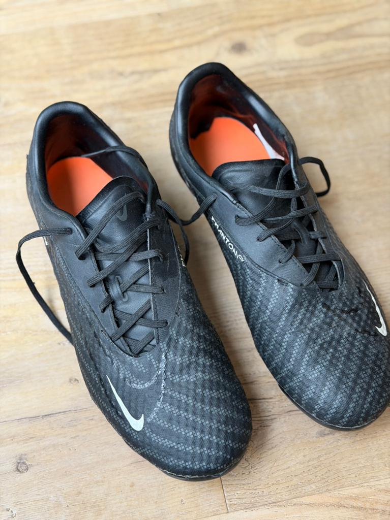 Voetbalschoenen Nike - Phantom - maat 44,5, Sport en Fitness, Voetbal, Maat XS of kleiner, Schoenen, Ophalen of Verzenden, Zo goed als nieuw