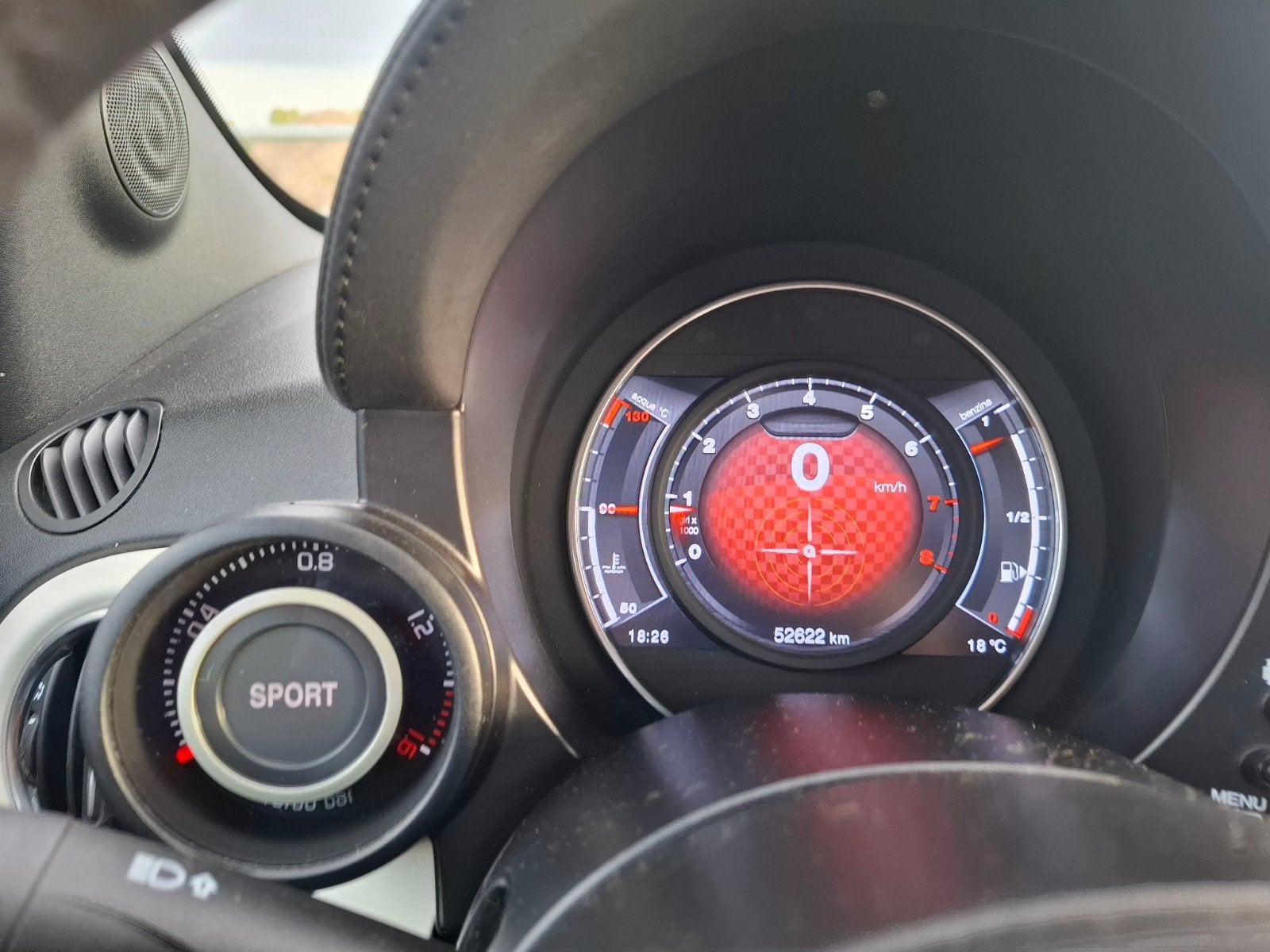 Foto 15 van Fiat 500 1.4 T-jet Abarth 595 145pk Wit 2019 Leder