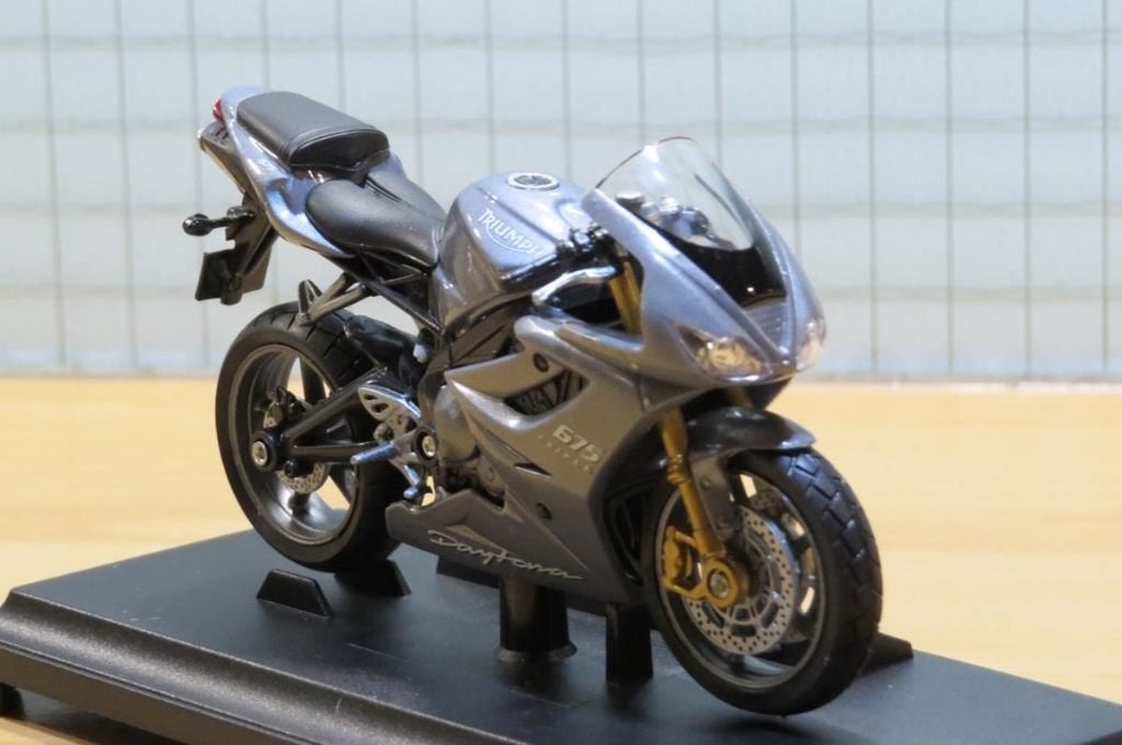 Triumph Daytona 675 1:18 12822, MayCheong, Nieuw, Ophalen of Verzenden, Motor