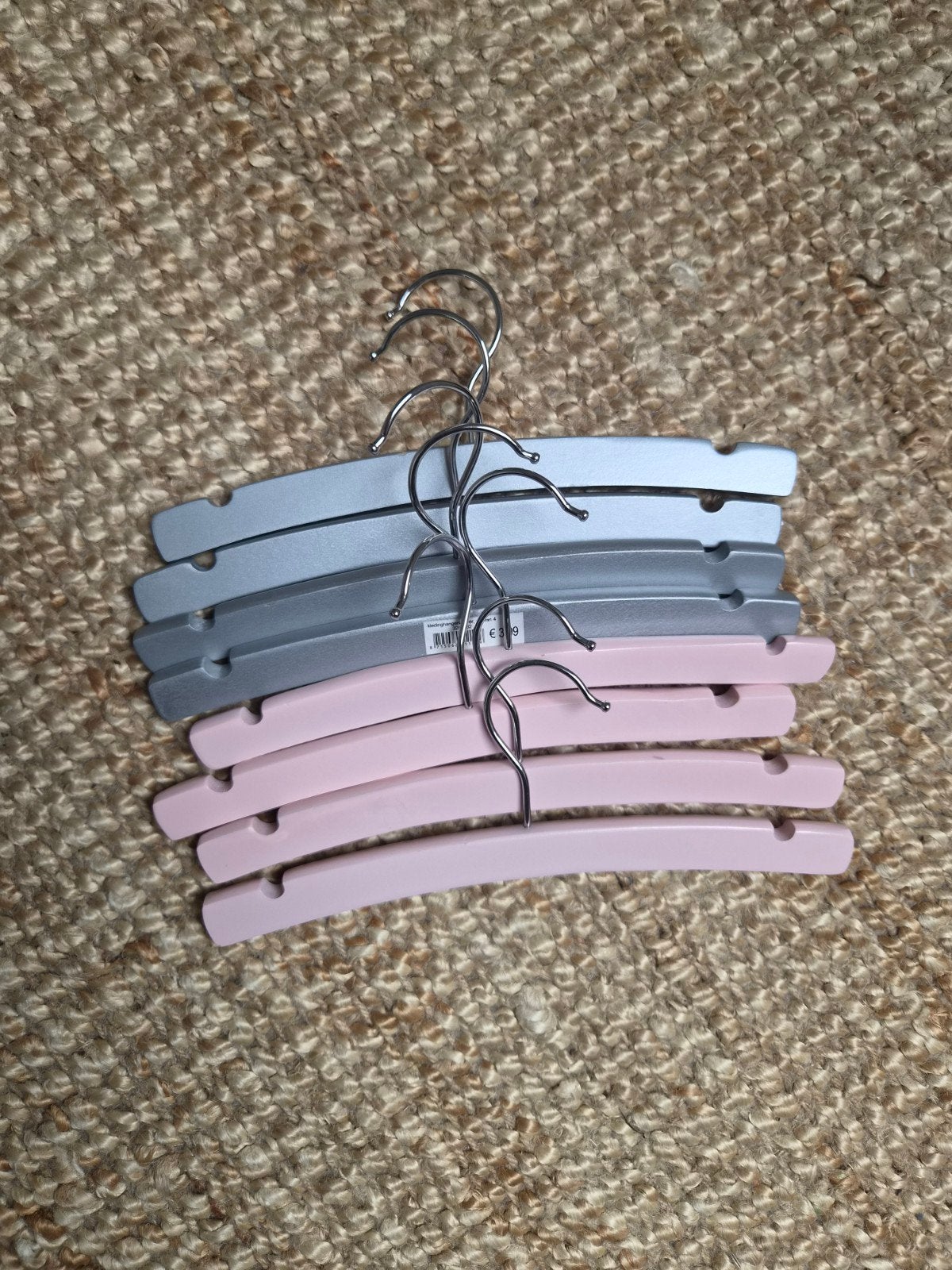 Houten roze/zilver baby kledinghangers (8st), Ophalen, Zo goed als nieuw
