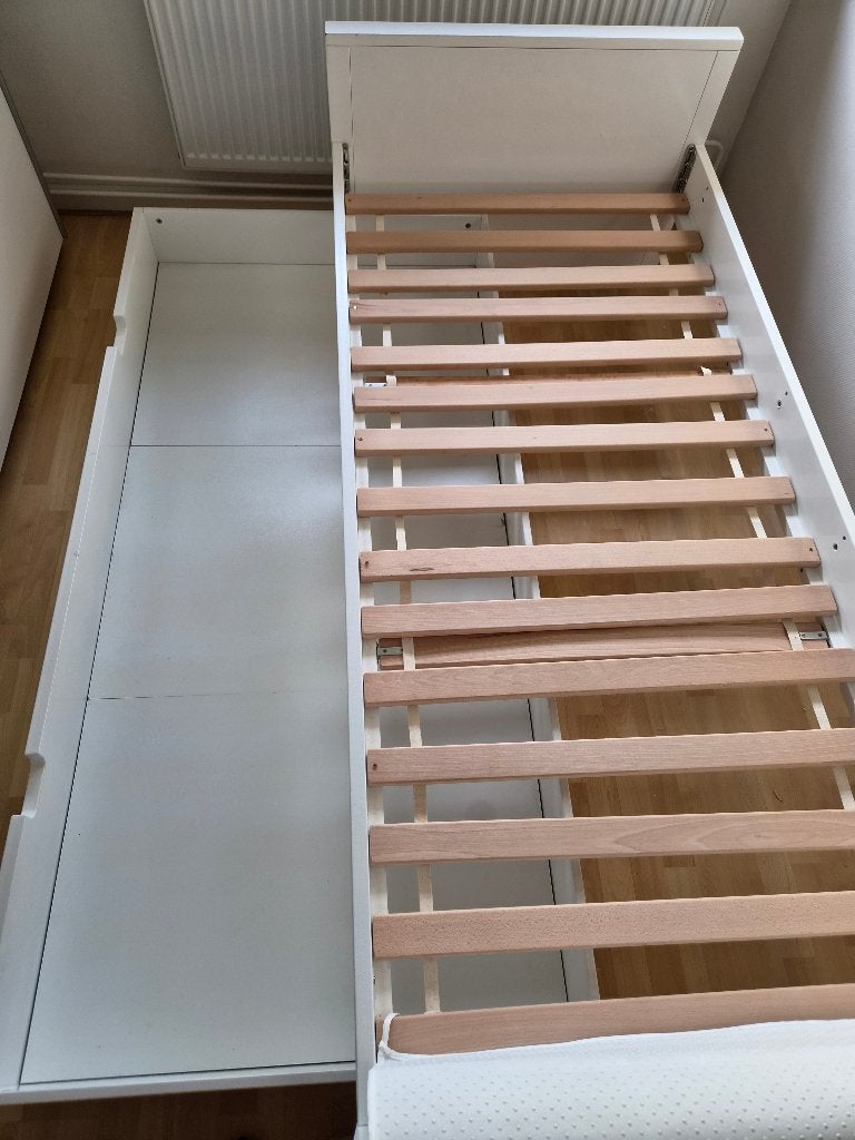 ÉÉNPERSOONSBED, Ophalen, Gebruikt, 90 cm, Eenpersoons
