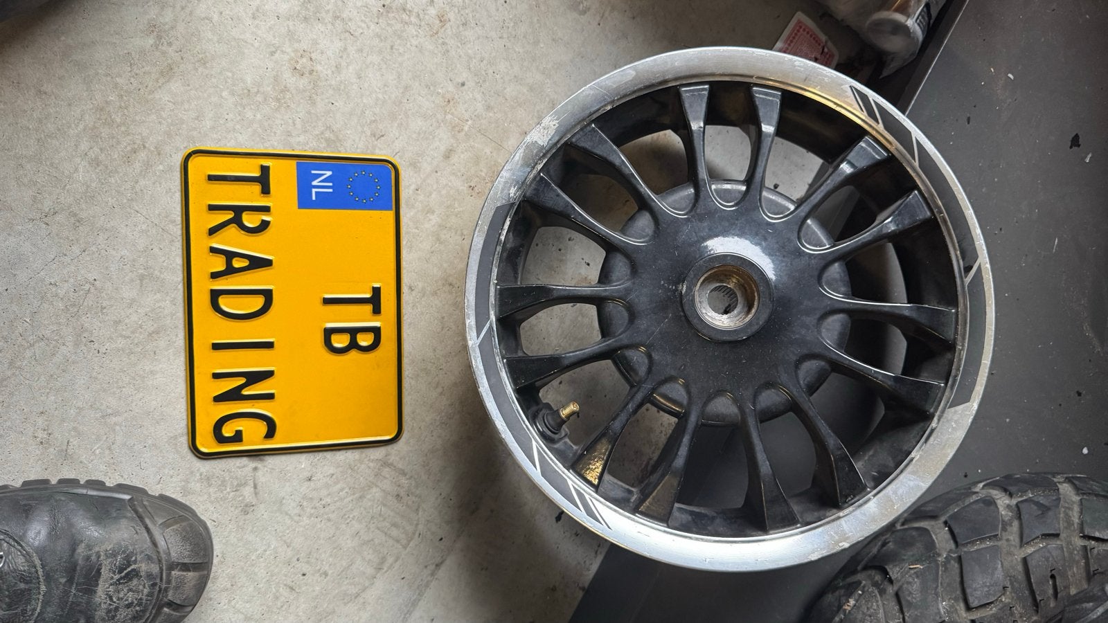 Vespa Sprint Grote Trommel Velg met Zilvere Rand, Gebruikt, Overige typen, M, Ophalen of Verzenden