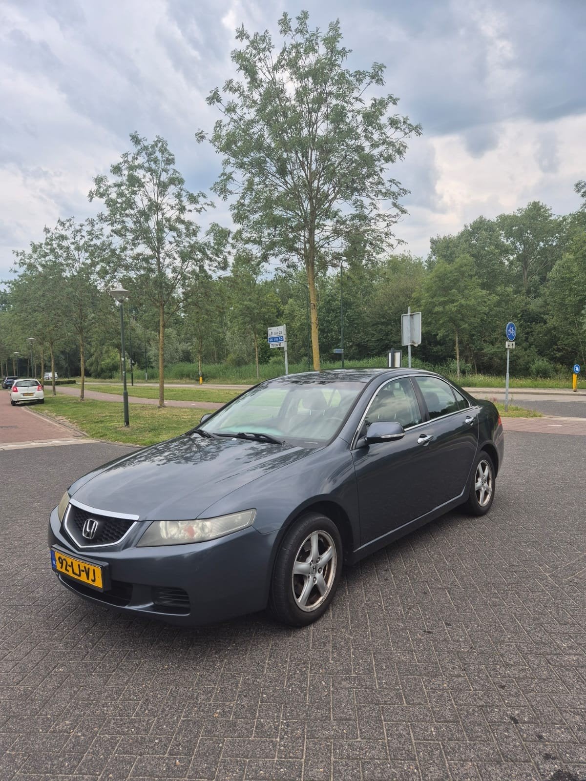 Honda Accord 2.0 I Sedan 2003 Grijs, Auto's, 1998 cc, 4 cilinders, Origineel Nederlands, Particulier