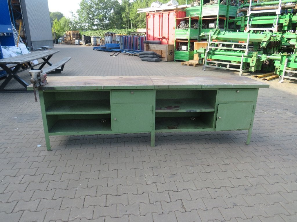 werkbank werktafel met bankschroef en houtenblad, Doe-het-zelf en Verbouw, Werkbanken, Ophalen, Gebruikt, Bankschroef, Zandhaarweg
