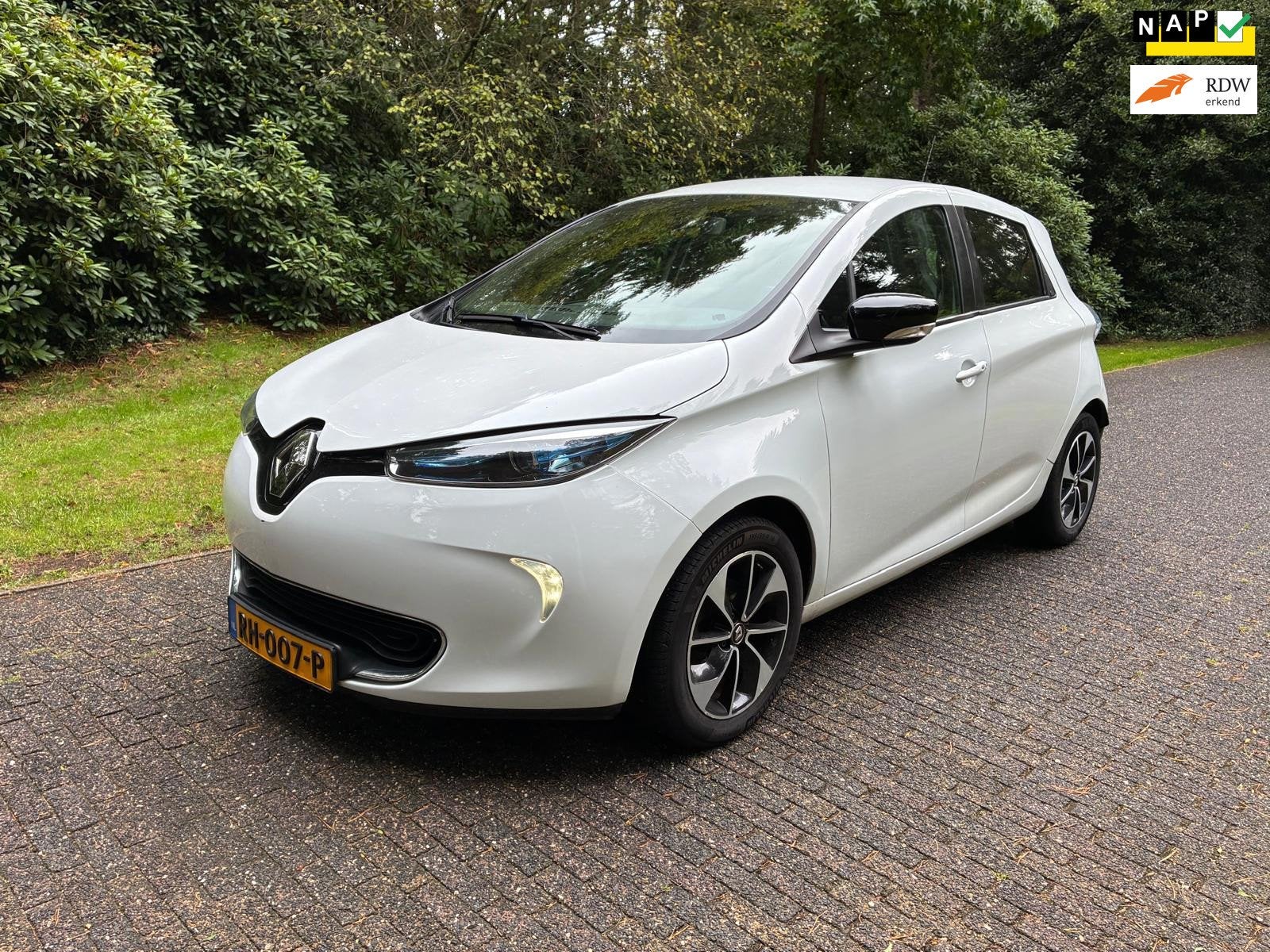 Renault ZOE R90 Intens 41 kWh 1e eigenaar / koop accu / deal, Stof, Gebruikt, Zwart, 41 kWh