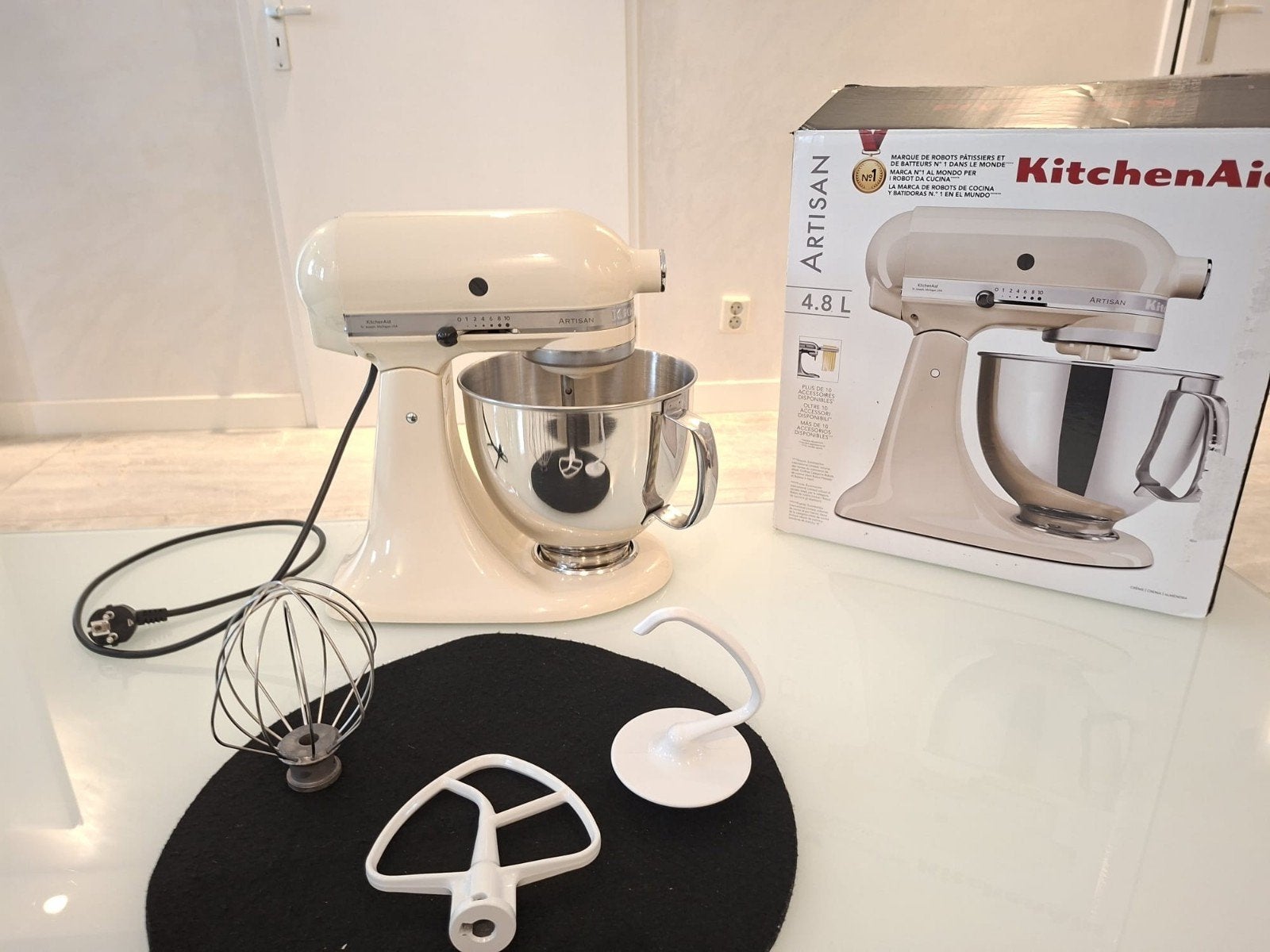 KitchenAid Artisan Keukenmachine Amandel Wit, 4 liter of meer, Ophalen of Verzenden, Zo goed als nieuw, 3 snelheden of meer