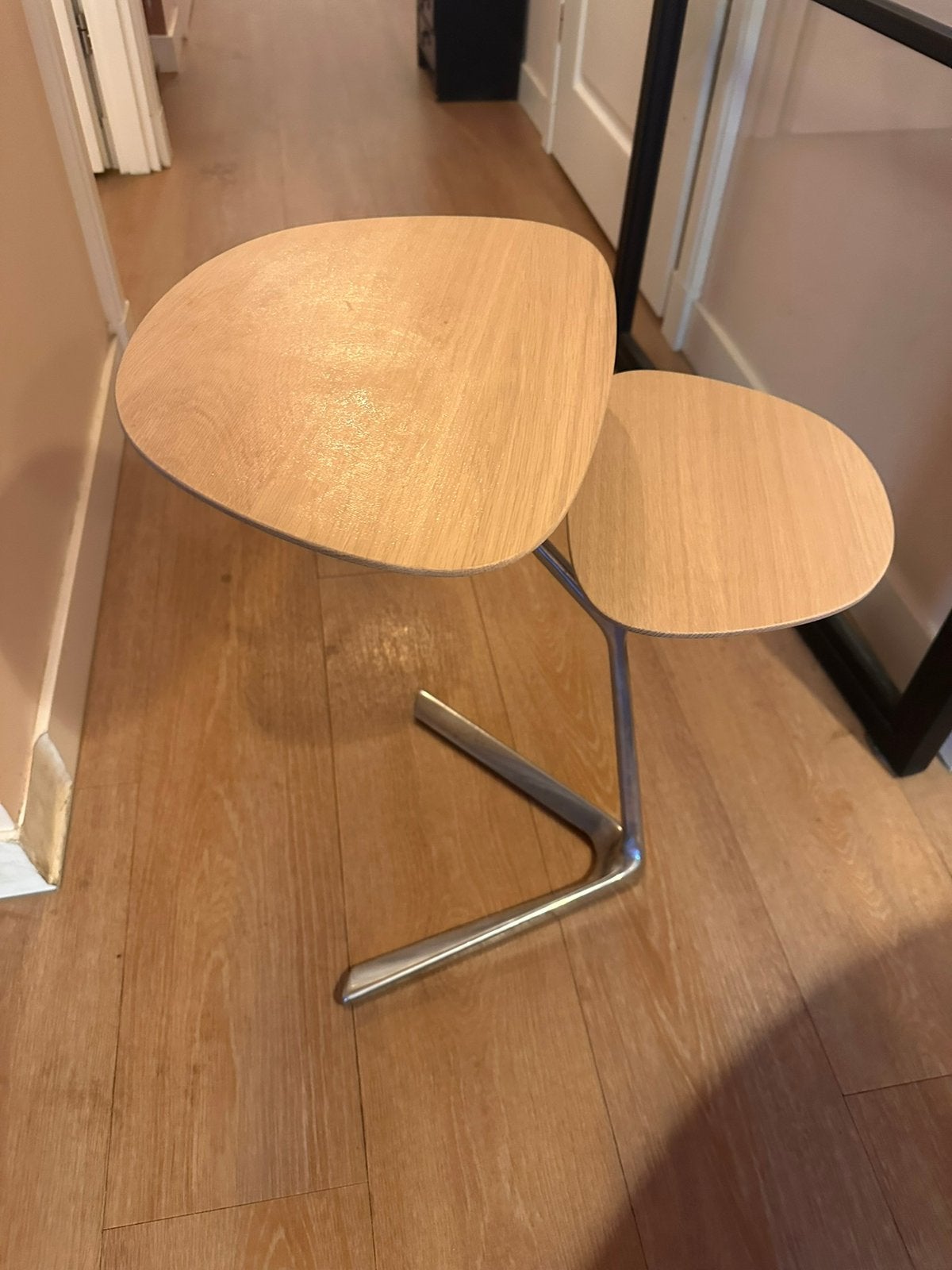Set van 2 Leolux Portello bijzettafels, zo goed als nieuw, Huis en Inrichting, Ophalen, Minder dan 55 cm, Rond, Zo goed als nieuw