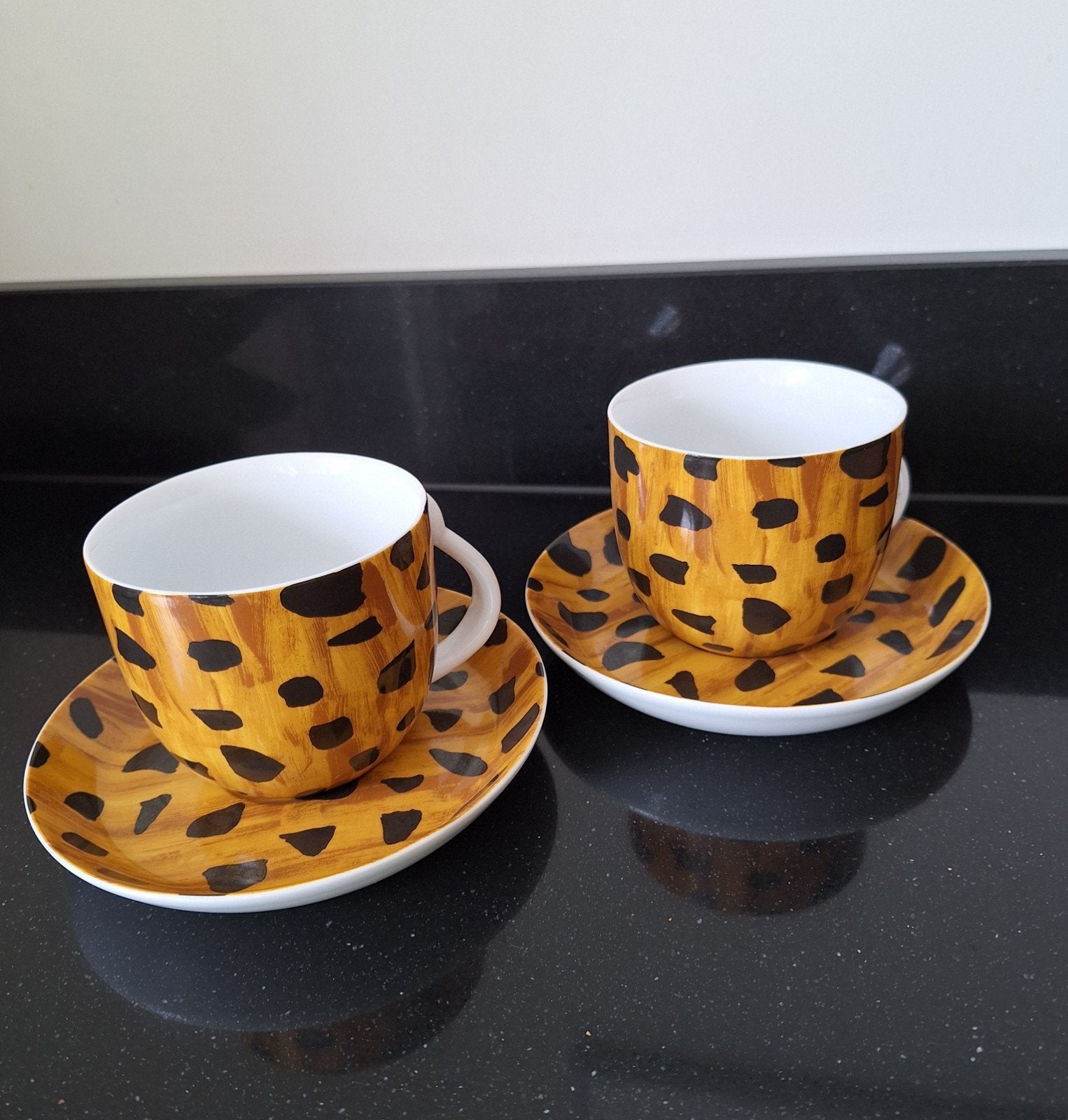 Fabienne Chapot kop en schotel set - luipaardprint, Huis en Inrichting, Ophalen, Zo goed als nieuw