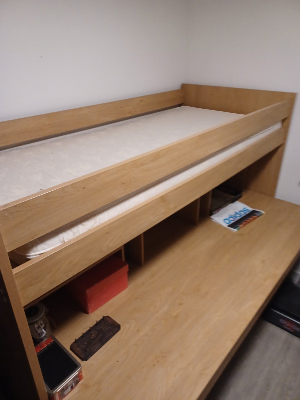 Halfhoogslaper met bureau en opbergruimte, Gebruikt, 90 cm, Eenpersoons, 160 tot 180 cm