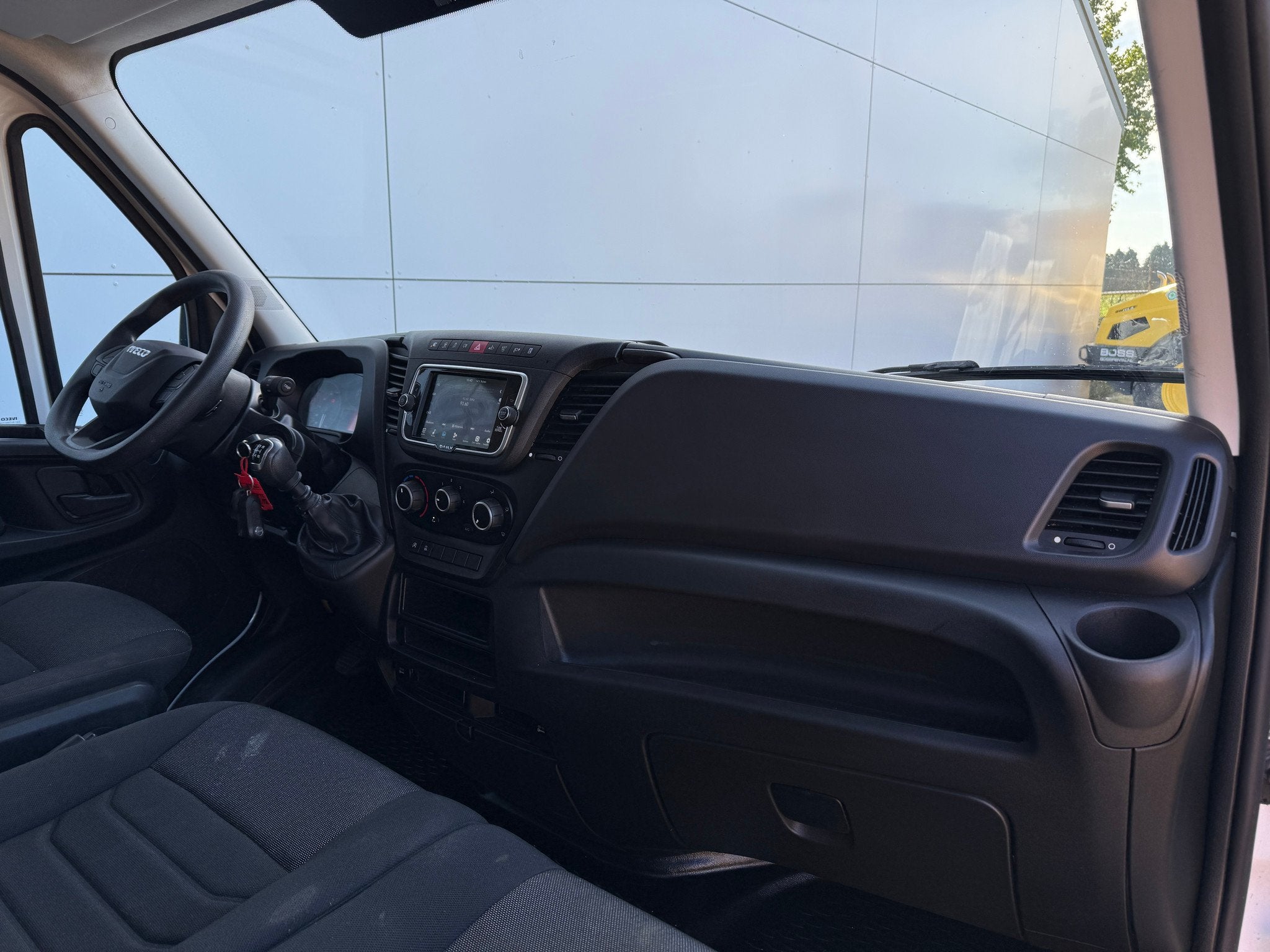 Iveco Daily 35S14 2.3 140PK L2H2 Cruise Control 3.5t Trekgew, Gebruikt, Iveco, Wit, Bedrijf