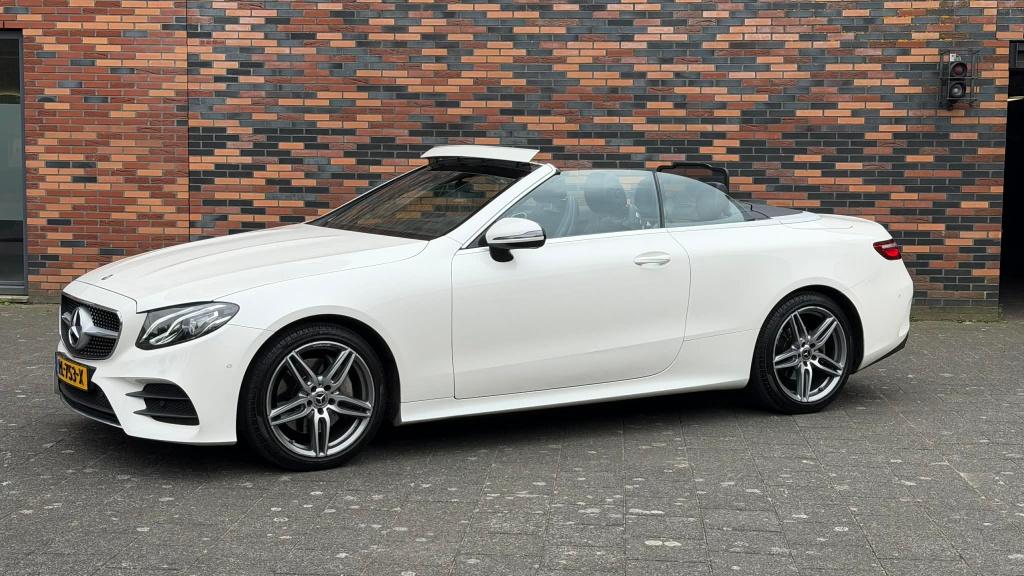 Mercedes-Benz E-klasse Cabrio AMG Paket 200 25th Anniversary, Auto's, Achterwielaandrijving, 1800 kg, 4 cilinders, Cabriolet