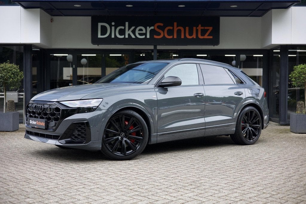 Audi Q8 60 TFSIe Competition Exclusive Kleur | Carbon | Vier, Auto's, Audi, 2995 cc, Q8, 26 kWh, Bedrijf