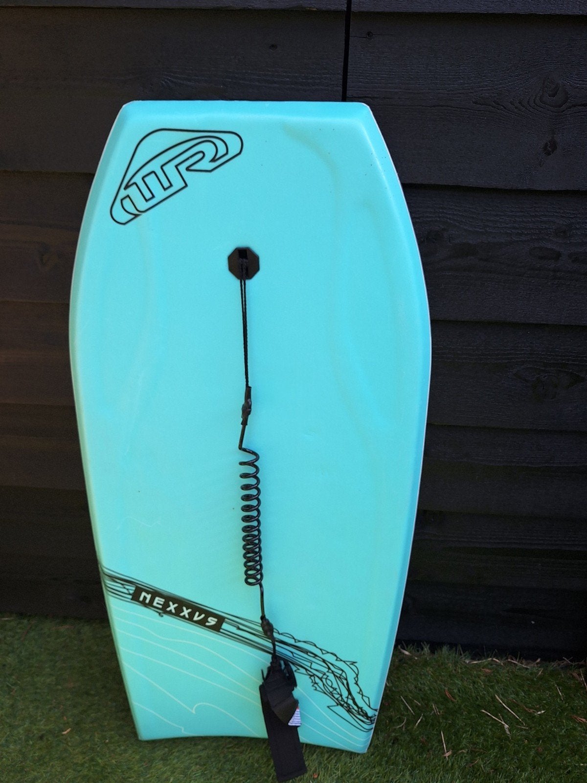Wave Rebel Nexxus Bodyboard met Leash, Watersport en Boten, Golfsurfen, Ophalen, Zo goed als nieuw, Overige typen, Met koord