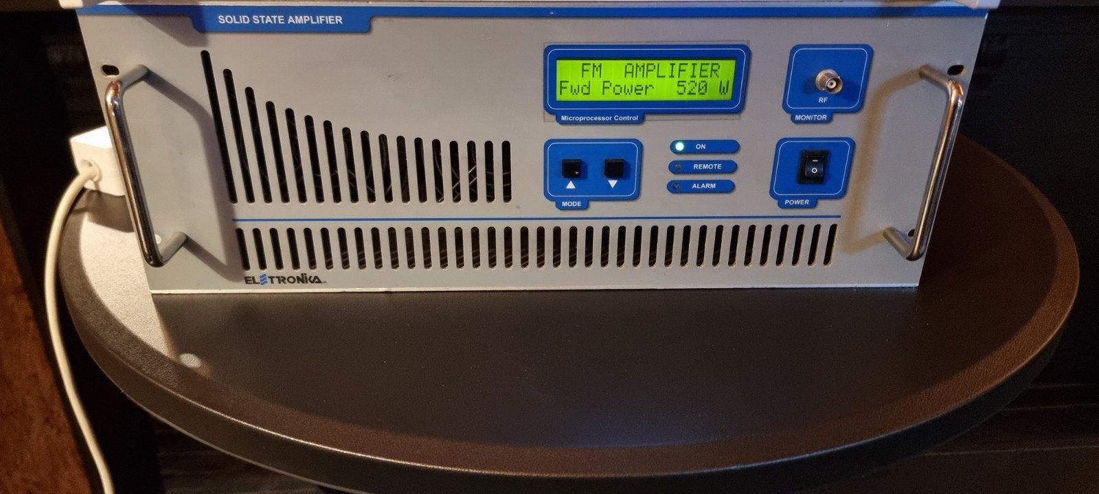 Elektronica fm eindtrap 500 watt, Ophalen, Zender