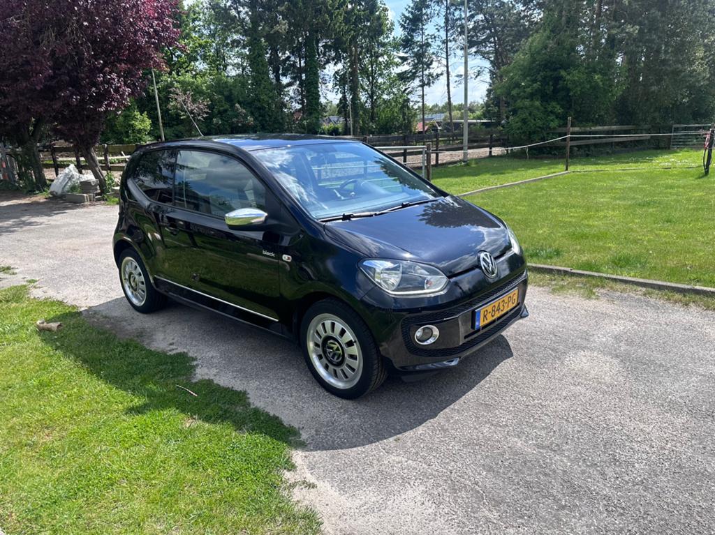Volkswagen up! 1.0 44KW 2012 Zwart apk 27-5-2027, Auto's, Volkswagen, Voorwielaandrijving, Metallic lak, Stof, 4 stoelen