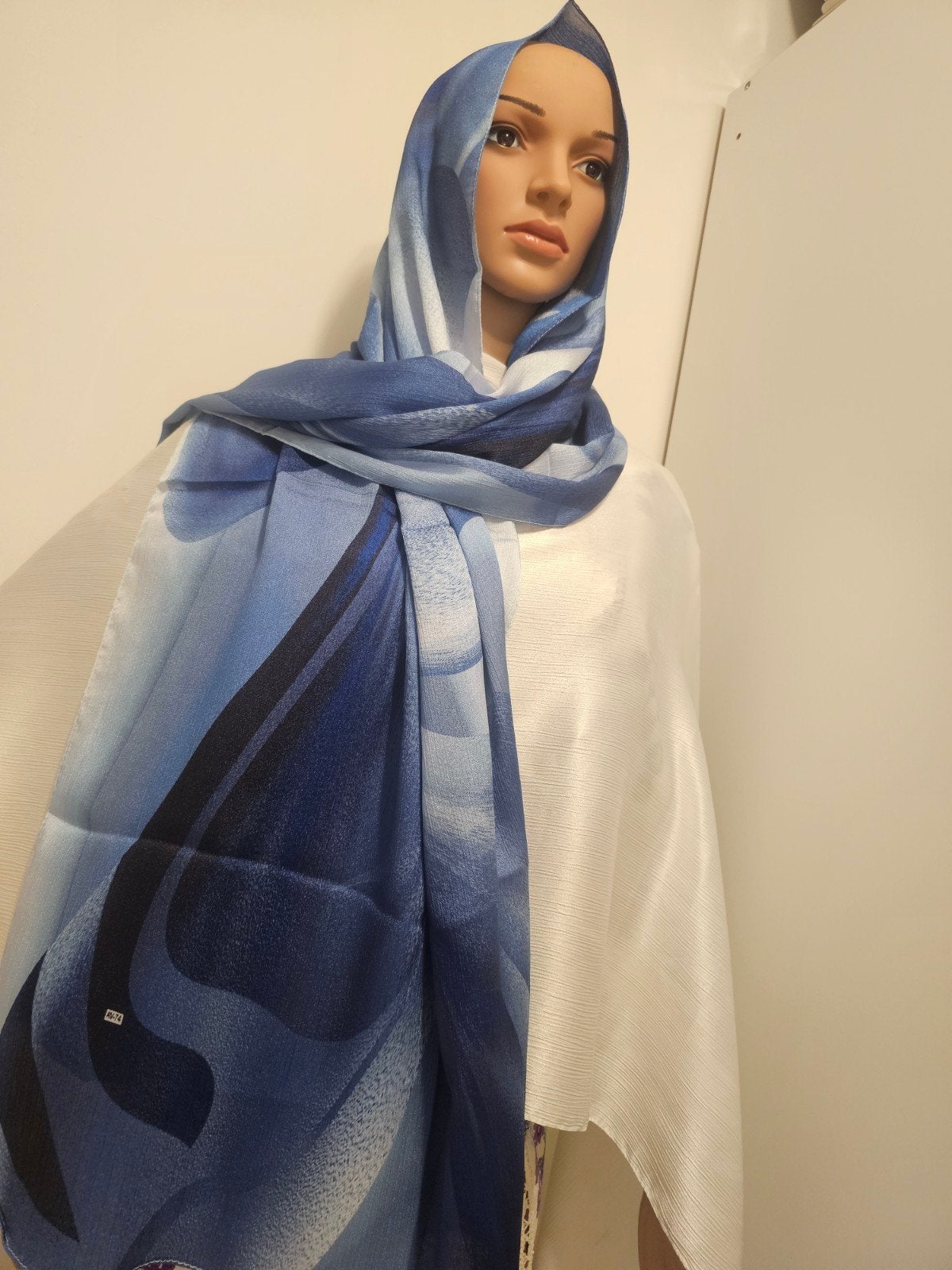 MiLANO Grote stierensjaal, Ophalen of Verzenden, Zo goed als nieuw, Maat 46/48 (XL) of groter, Sjaal