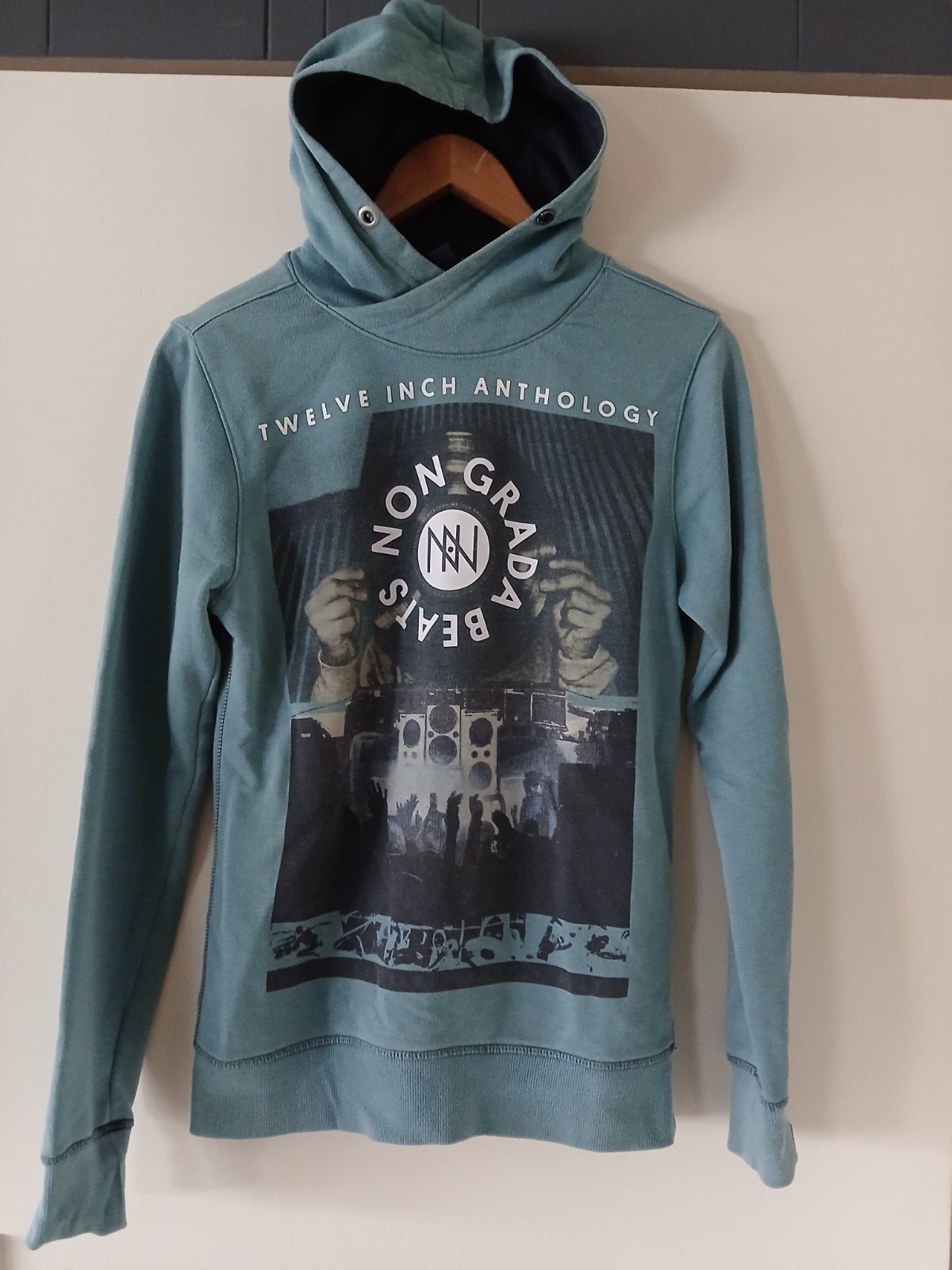 Groene mintgroene hoodie non grada maat xs, Kleding | Heren, Blauw, Ophalen of Verzenden, Zo goed als nieuw, Non Grada