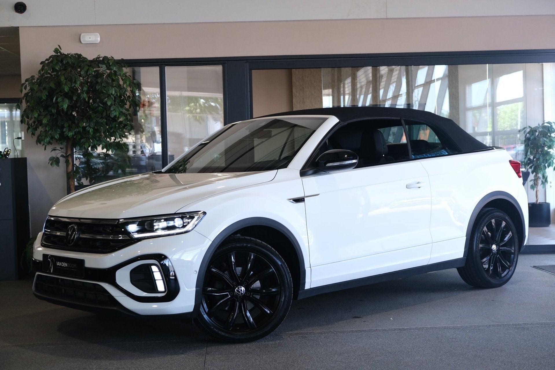 Volkswagen T-Roc Cabrio 1.5 TSI 2x R-Line DSG Facelift IQ Le, Adaptive Cruise Control, 4 cilinders, Wit, Origineel Nederlands