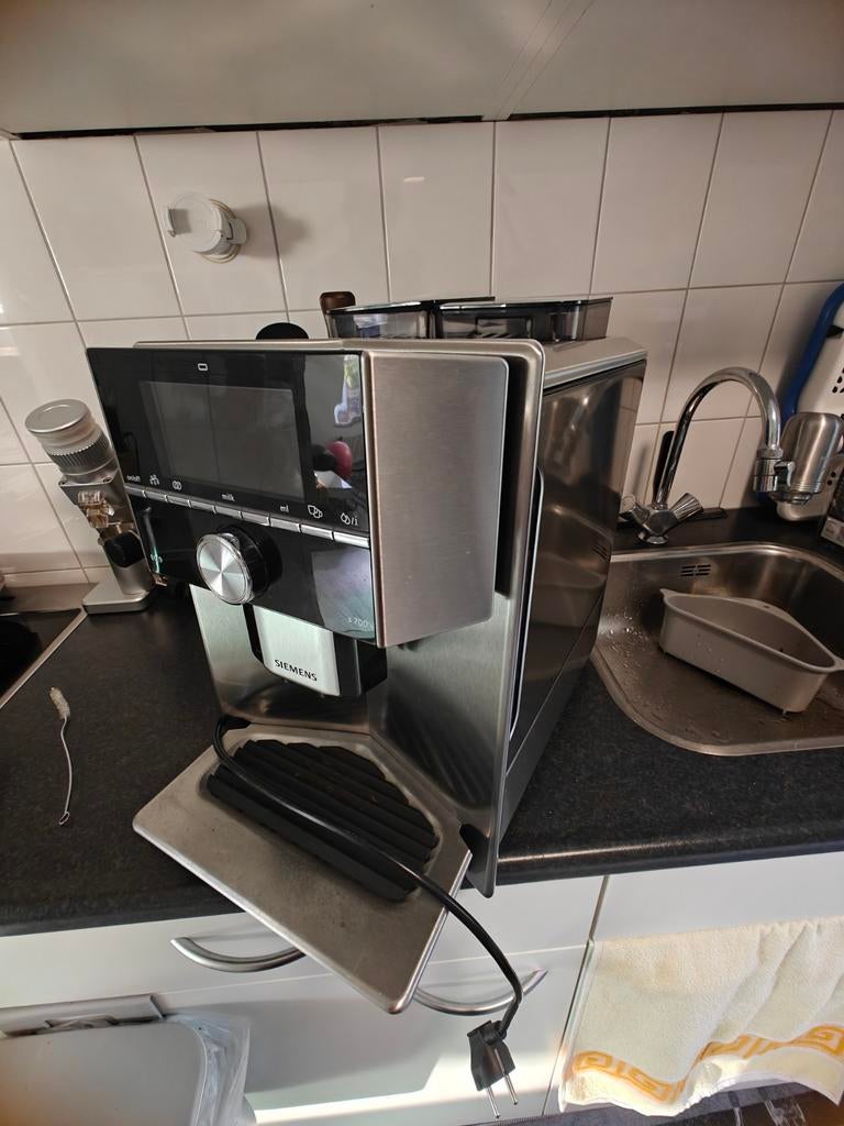 Siemens EQ9 S700 - 'Zetgroep reinigen' foutmelding, Ophalen, Afneembaar waterreservoir, Koffiemachine, Niet werkend