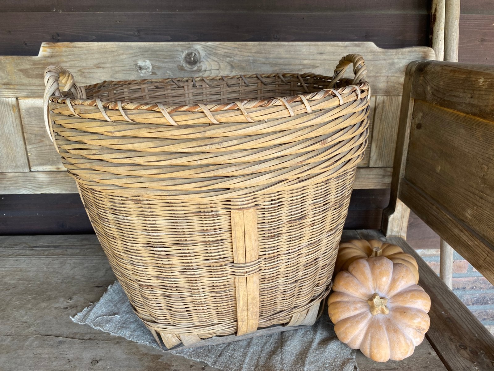 Vintage grote rotan/ bamboe mand, Ophalen, Gebruikt, Mand, Rond