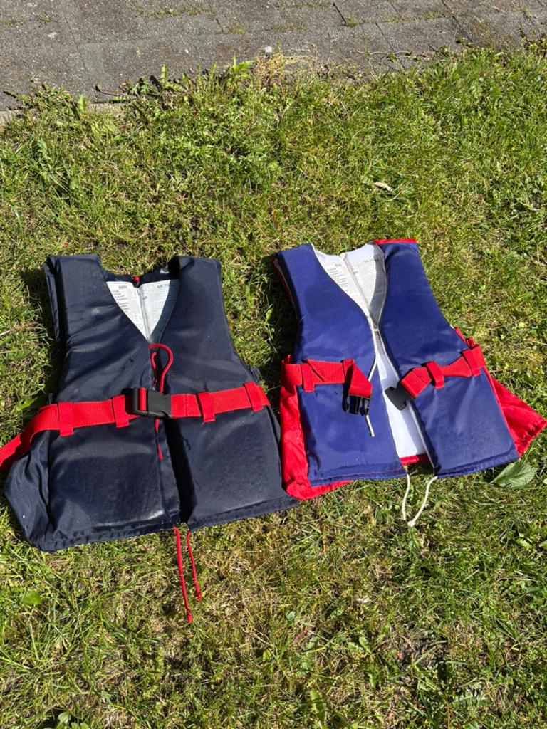 Zwemvesten / Drijfvesten 50N – Voor Watersport & Varen, Ophalen of Verzenden, Zo goed als nieuw, Dame of Heer, Reddingsvest of Zwemvest