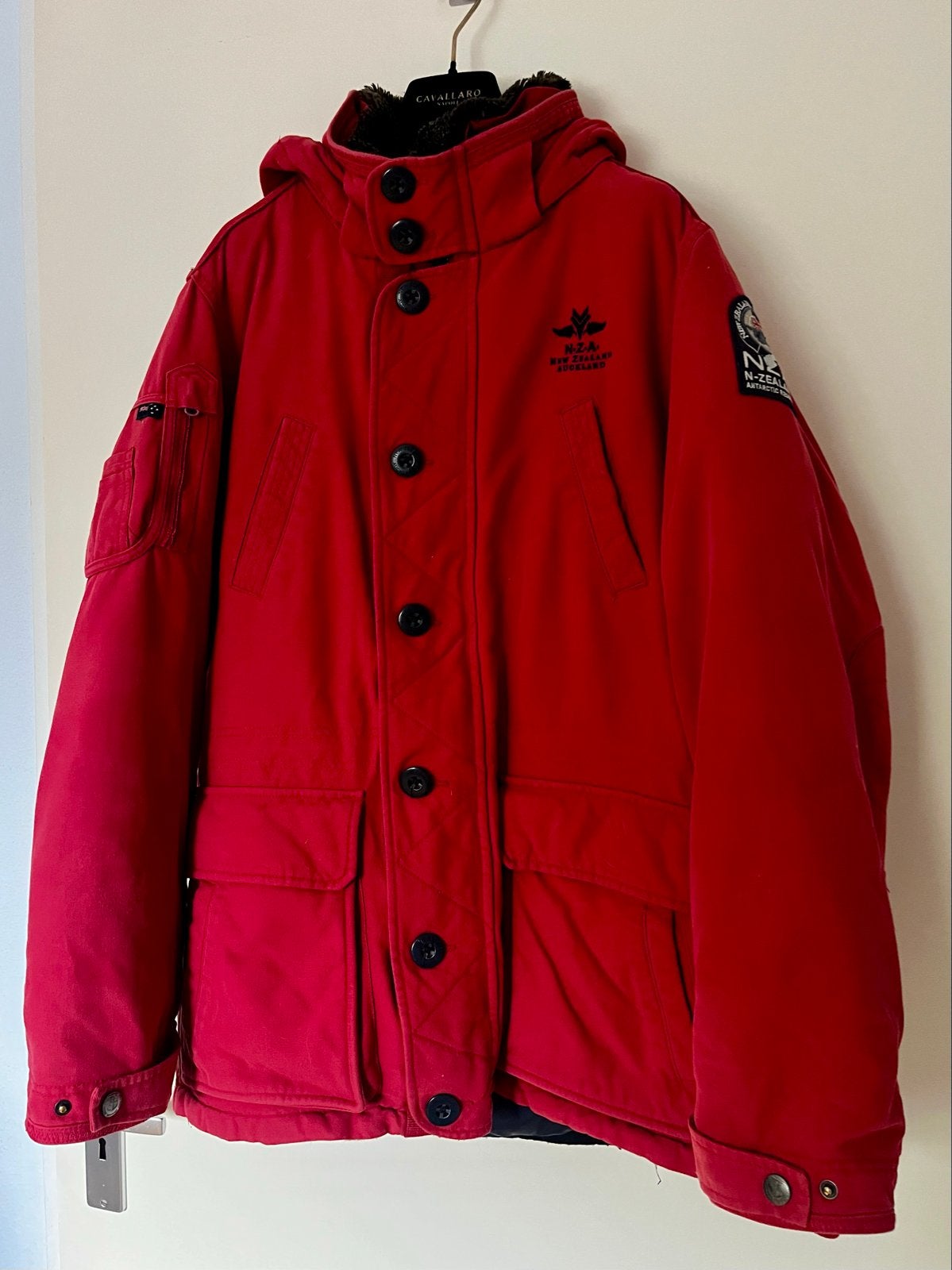 NZA New Zealand Auckland Winterjas - Rood - Maat L, Ophalen of Verzenden, Zo goed als nieuw, Maat 52/54 (L), Rood