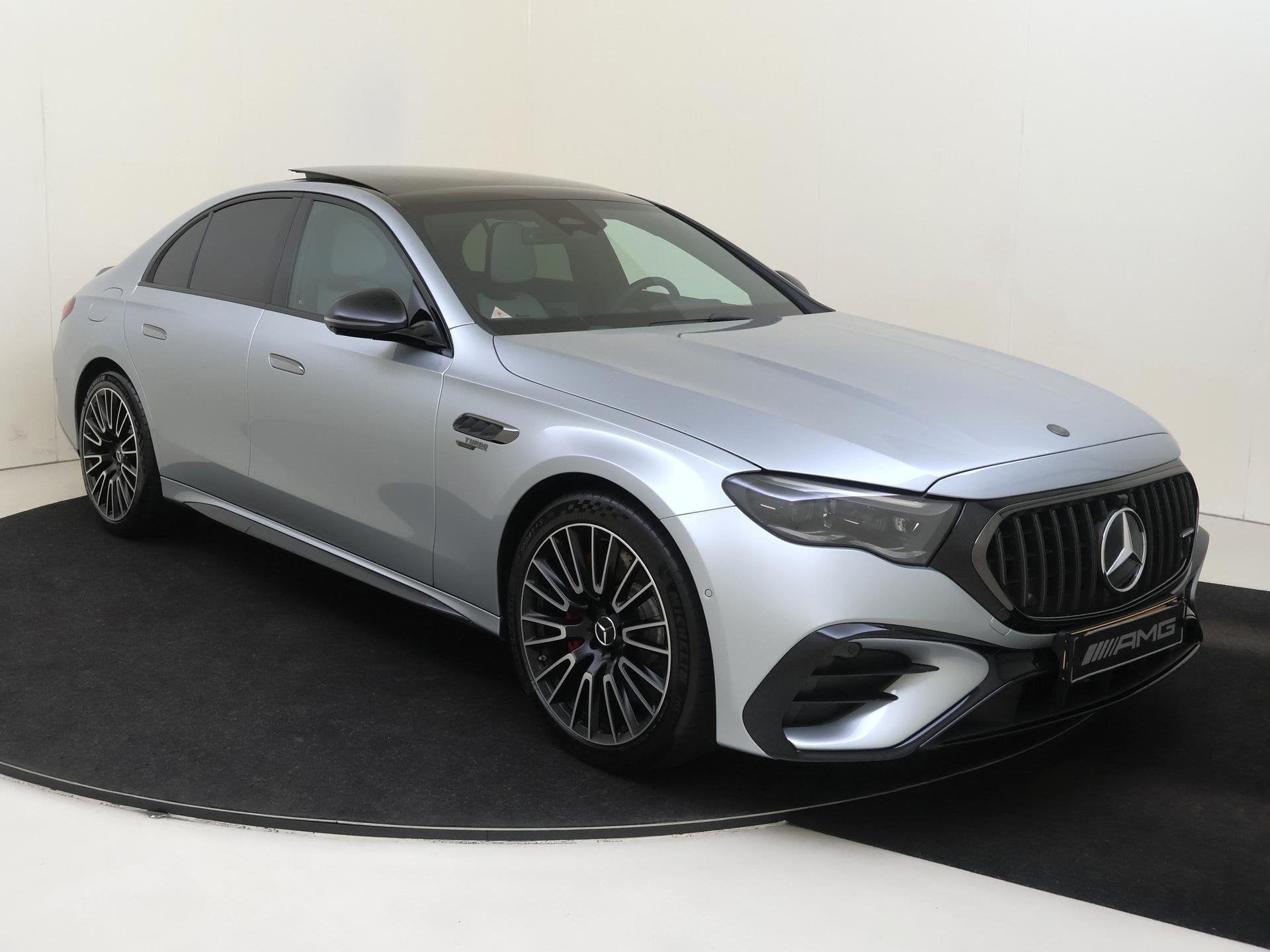 Mercedes-Benz E-klasse AMG 53 4MATIC+ Night Edition / Panora, Auto's, Mercedes-Benz, Automaat, Stof, Gebruikt, 21 kWh
