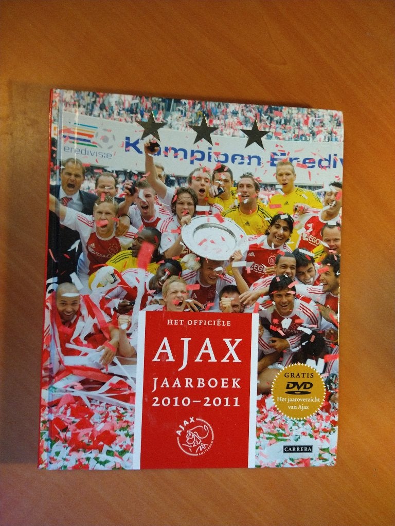 Het officiële Ajax jaarboek 2010-2011 + DVD, Boeken, Ophalen of Verzenden, Zo goed als nieuw, Watersport en Hengelsport