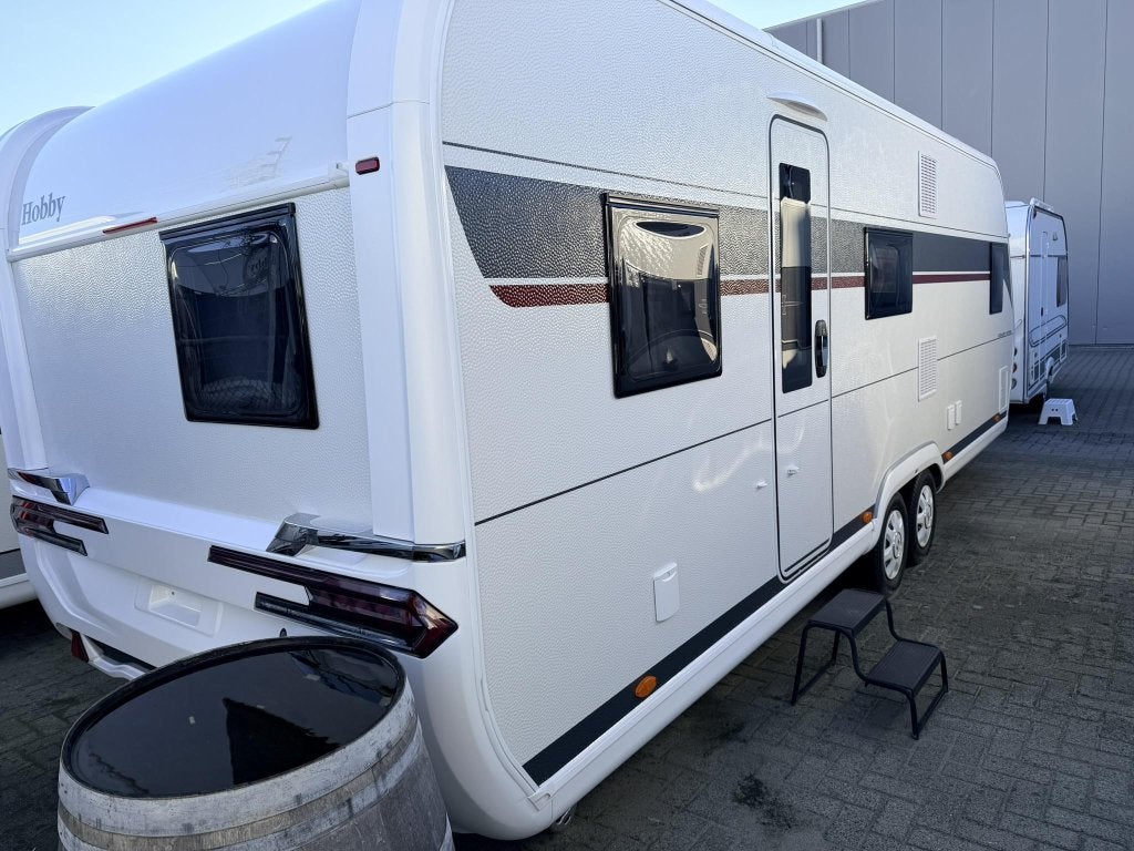 Hobby Excellent Edition 650 KMFE MODEL 2027, Caravans en Kamperen, Serviceluik, Hobby, Bedrijf, Overige typen