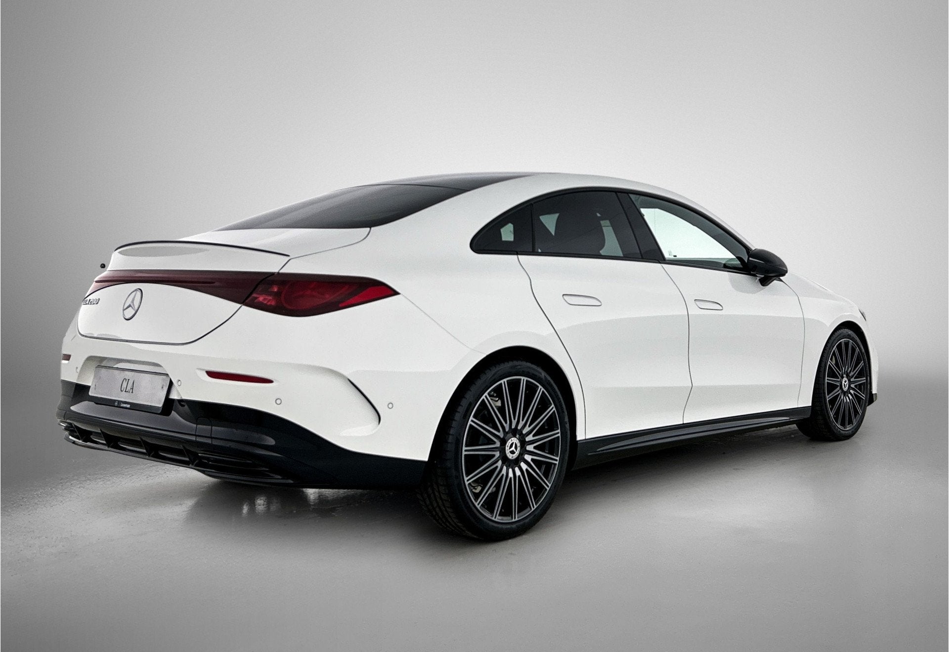 Mercedes-Benz CLA-Klasse 200 Business Solution AMG | Premium, Auto's, CLA, Zwart, 4 cilinders, 1586 kg