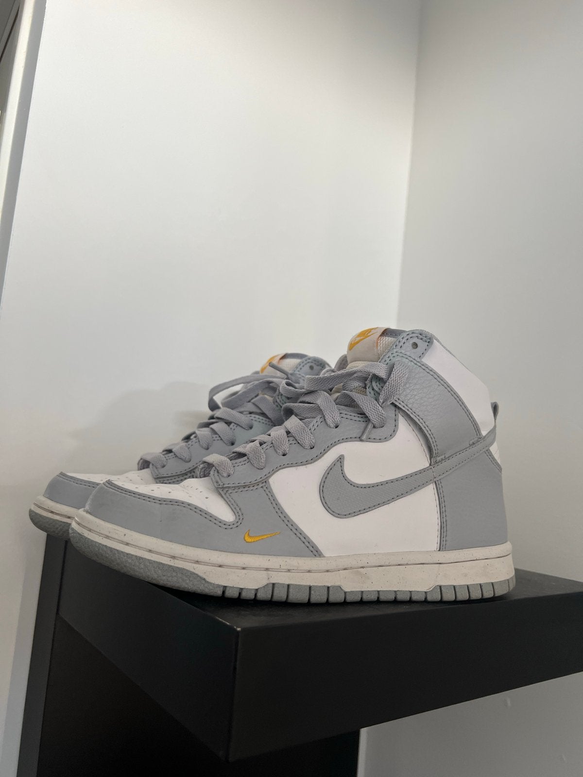 Nike Dunk High - Maat 37.5 - Grijs/Wit, Ophalen of Verzenden, Gedragen, Grijs, Sneakers of Gympen