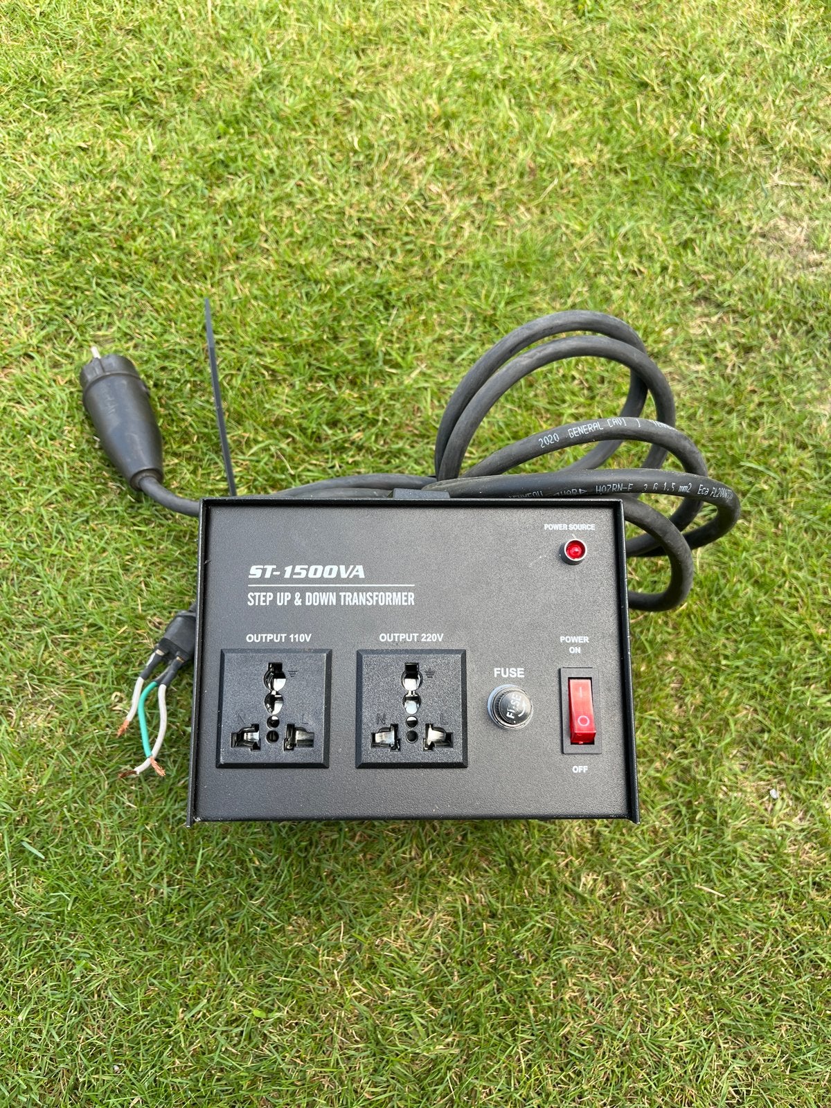 ST-1500VA Step Up & Down Transformator 110V/220V, Ophalen of Verzenden, Gebruikt