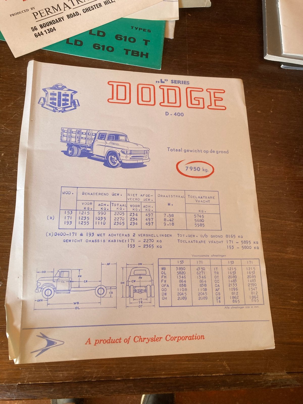 Dodge D-400 D-500 Technische Kenmerken Brochure, Ophalen of Verzenden, Gelezen, Overige merken