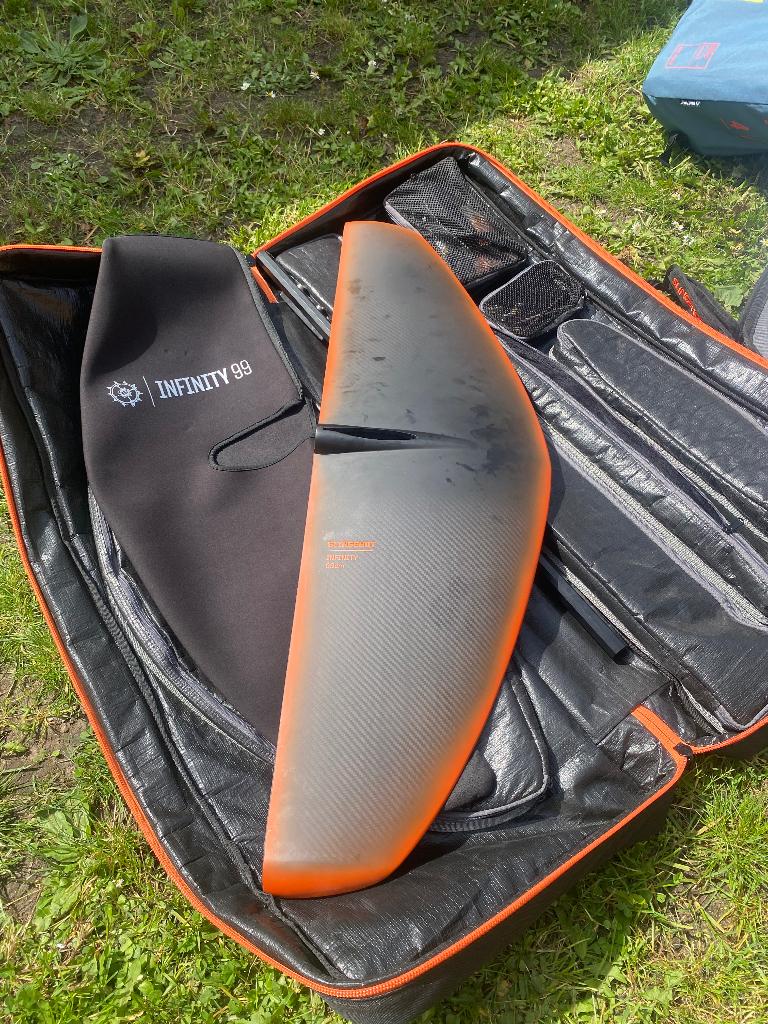 Wingfoil complete set met 2 wings Duotone, als nieuw, Watersport en Boten, Wingsurfen, Ophalen of Verzenden, Zo goed als nieuw