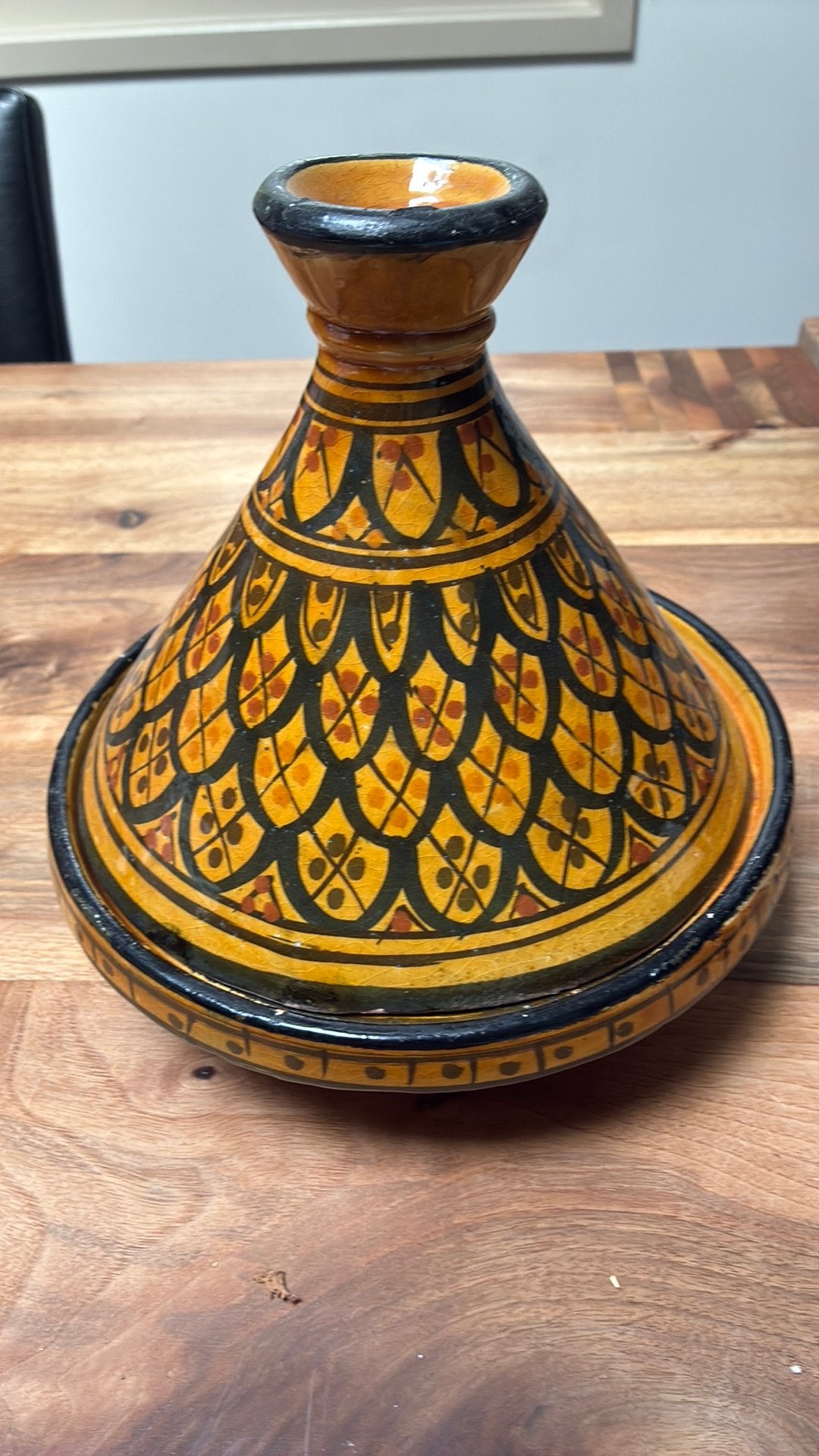 Tajine handgemaskt Marokkaans aardewerk, Ophalen of Verzenden, Zo goed als nieuw, Handgemaakt