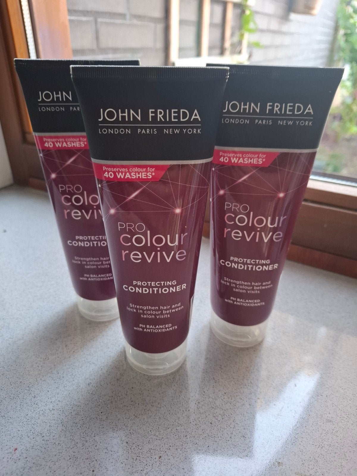 John Frieda Pro Colour Revive Protecting Conditioner, Ophalen of Verzenden, Nieuw, Shampoo of Conditioner